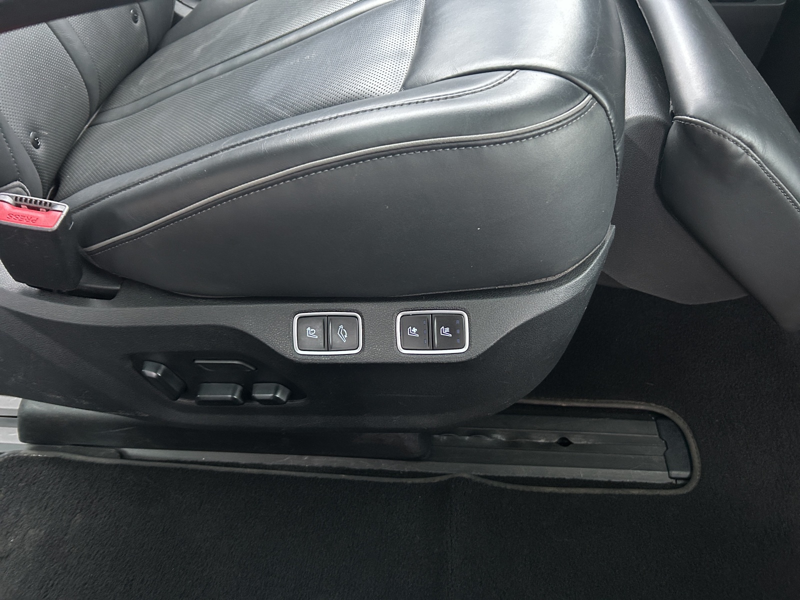 HYUNDAI Staria Premium 2.2 CRDi Vertex 4WD A-image-20
