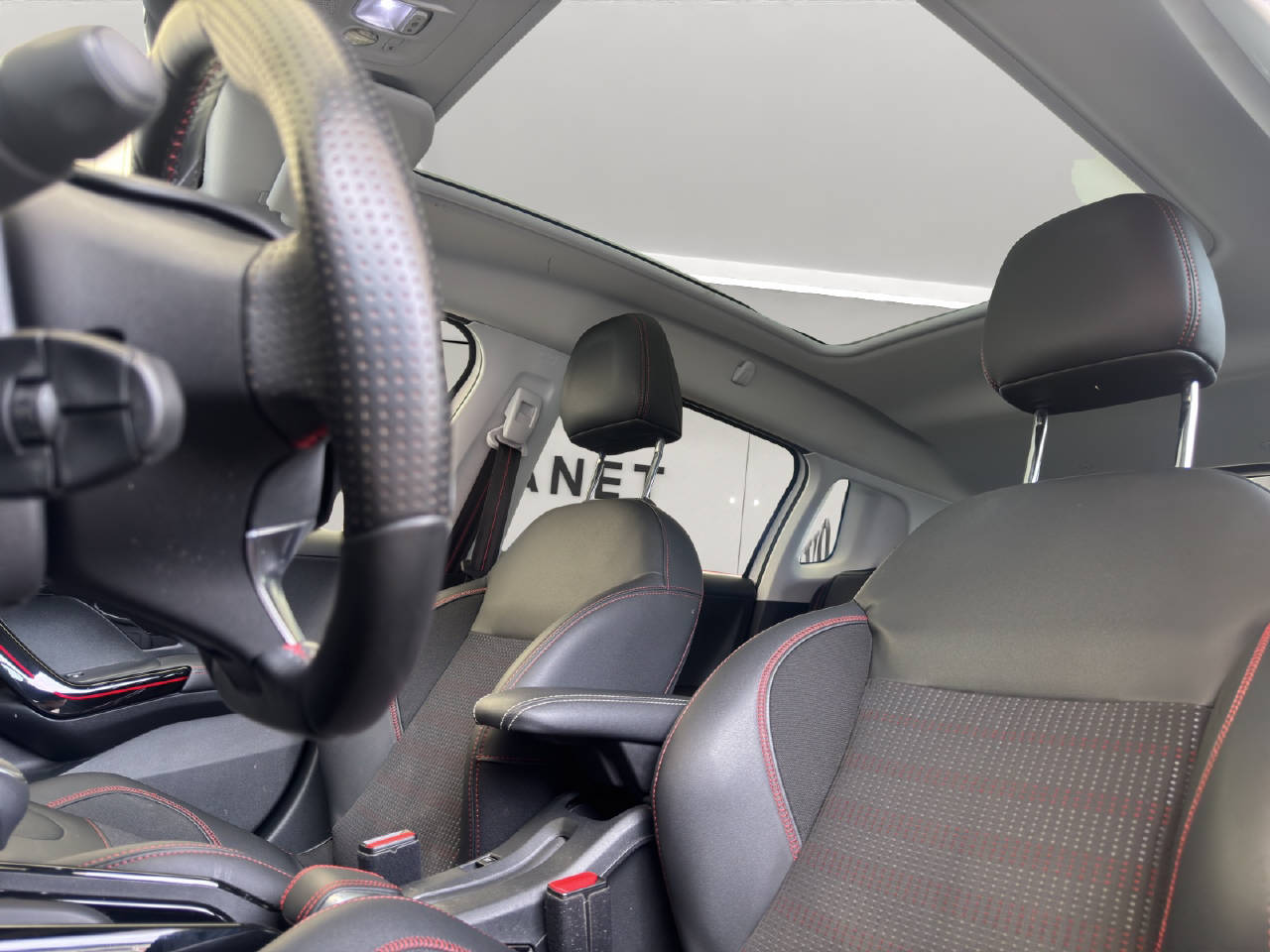 PEUGEOT 2008 1.2 PureTech 110 Allure S/S *Automat*-image-11