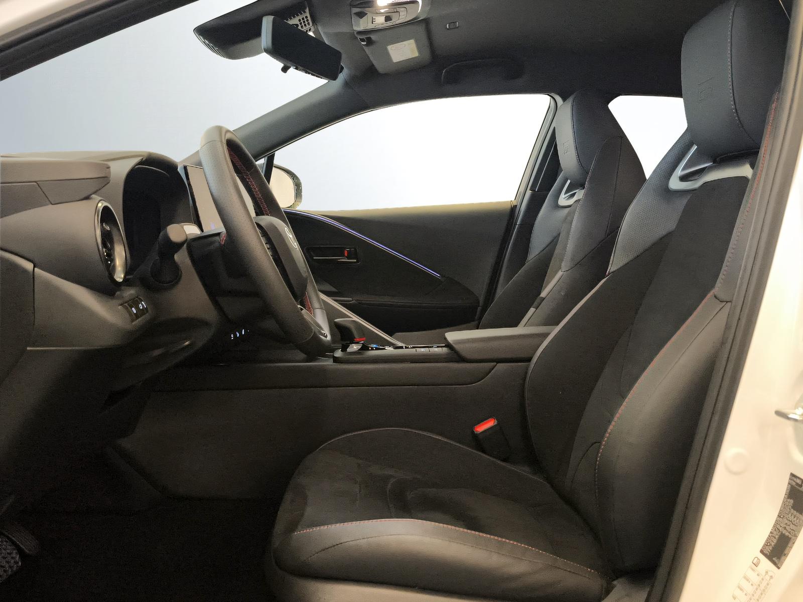 TOYOTA C-HR 2.0 PHEV GR Sport-showroom-element-3