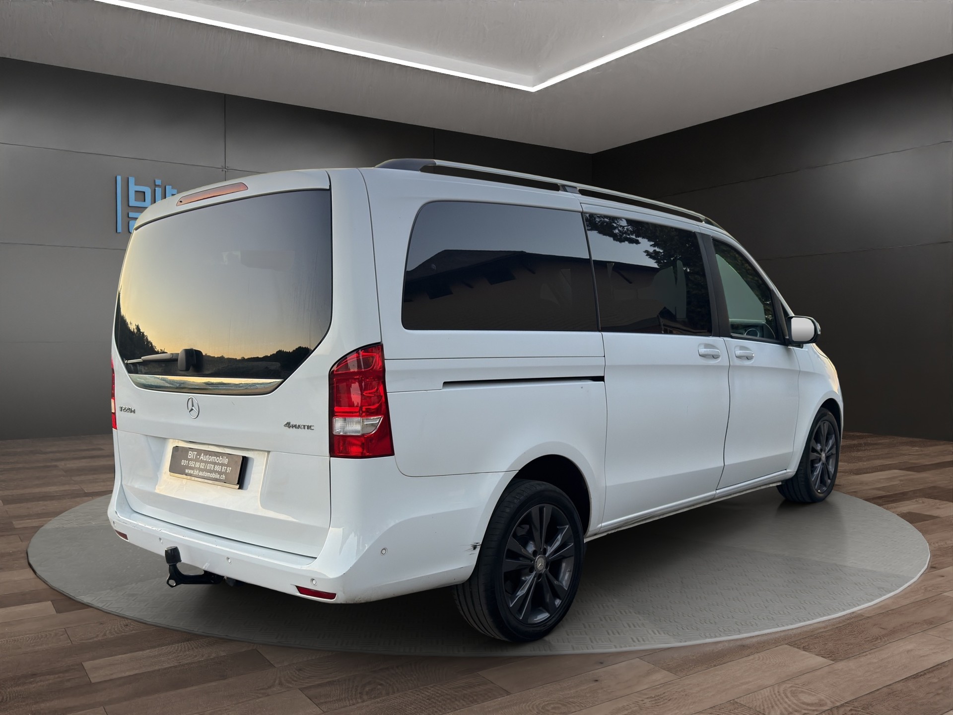 MERCEDES-BENZ V 220 d Exclusive lang 4Matic 7G-Tronic-image-7