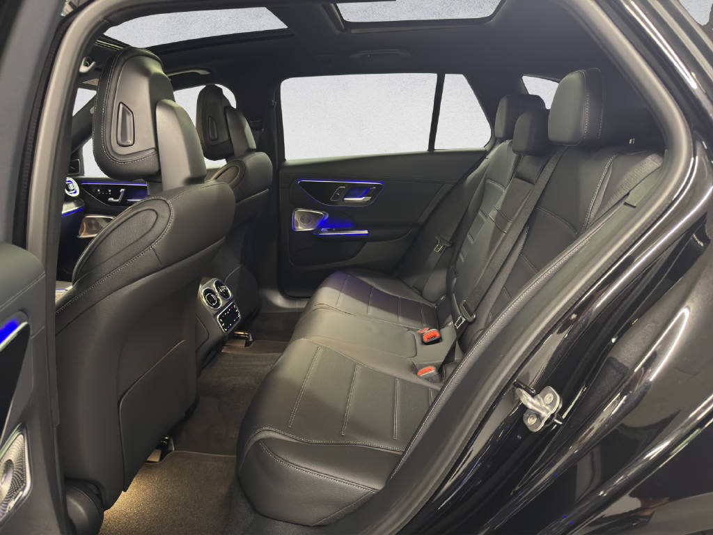MERCEDES-BENZ C 300 de AMG Line 4Matic T-Modell-image-12