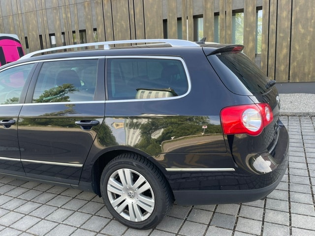 VW Passat Variant 2.0T FSI Highline-image-7
