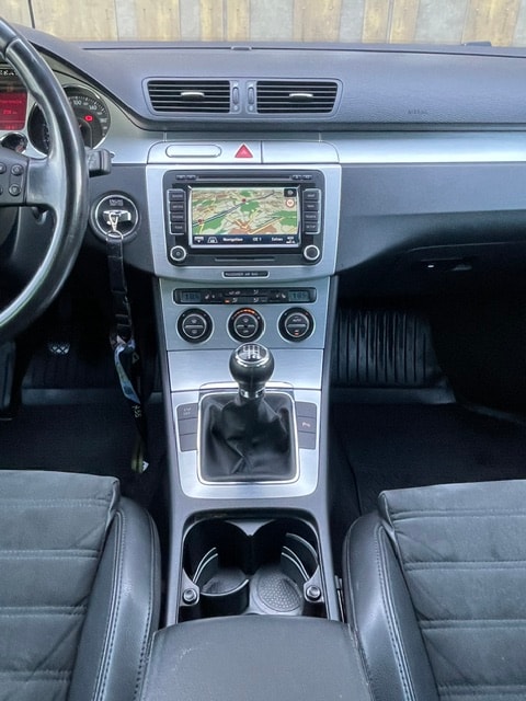 VW Passat Variant 2.0T FSI Highline-image-16