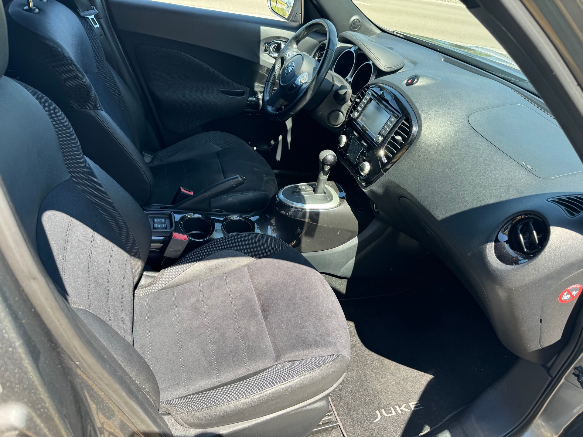 NISSAN Juke 1.6 Swiss Edition Xtronic CVT-image-9