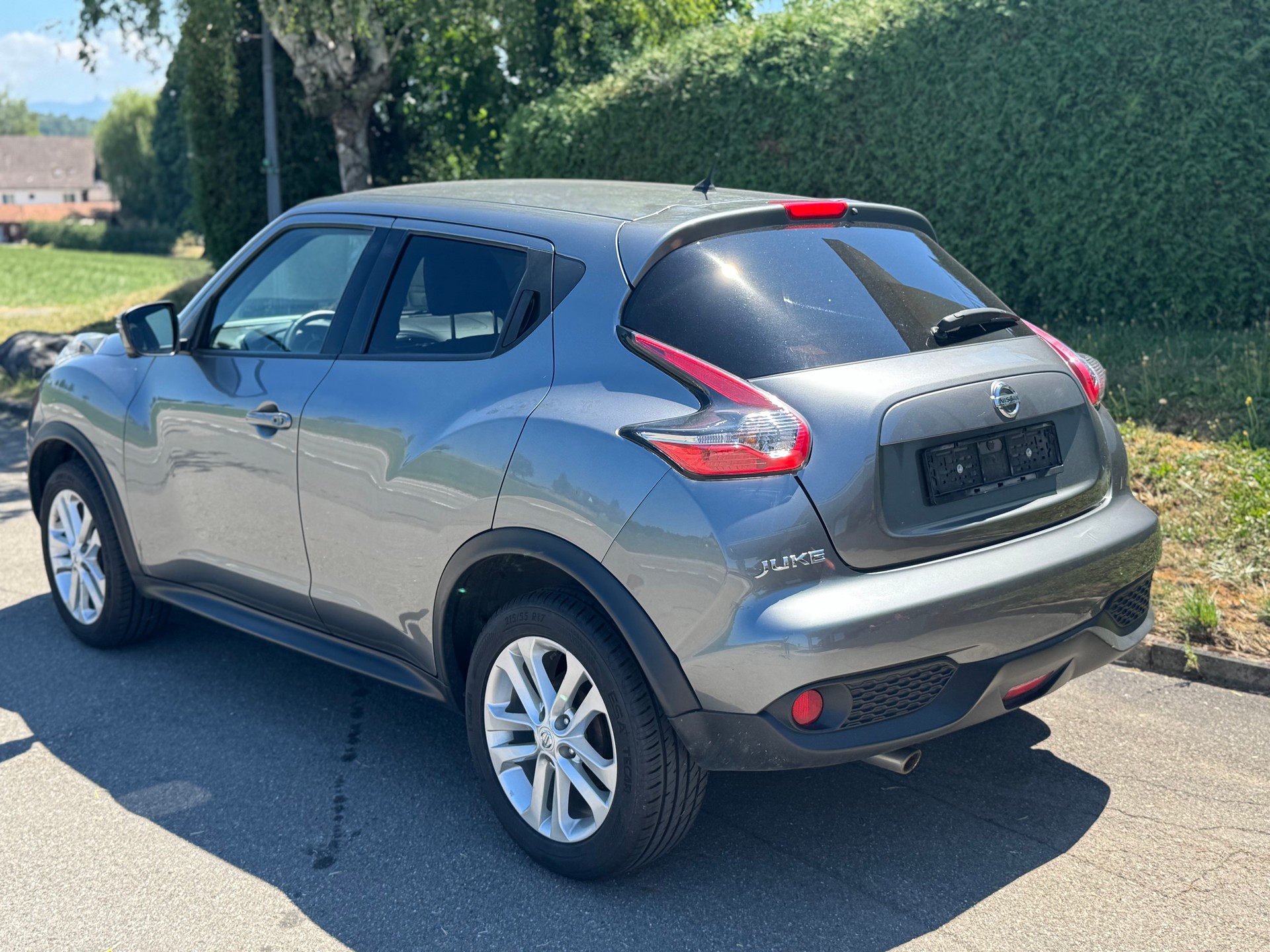 NISSAN Juke 1.6 Swiss Edition Xtronic CVT-image-3