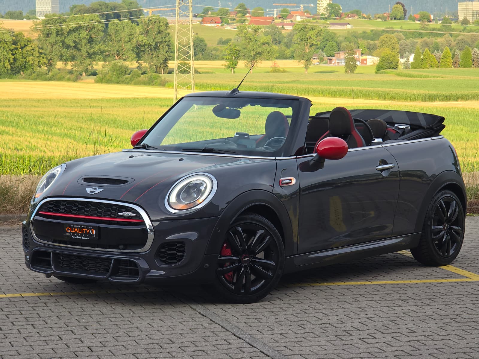 MINI Cooper John Cooper Works Cabriolet Steptronic-image-12