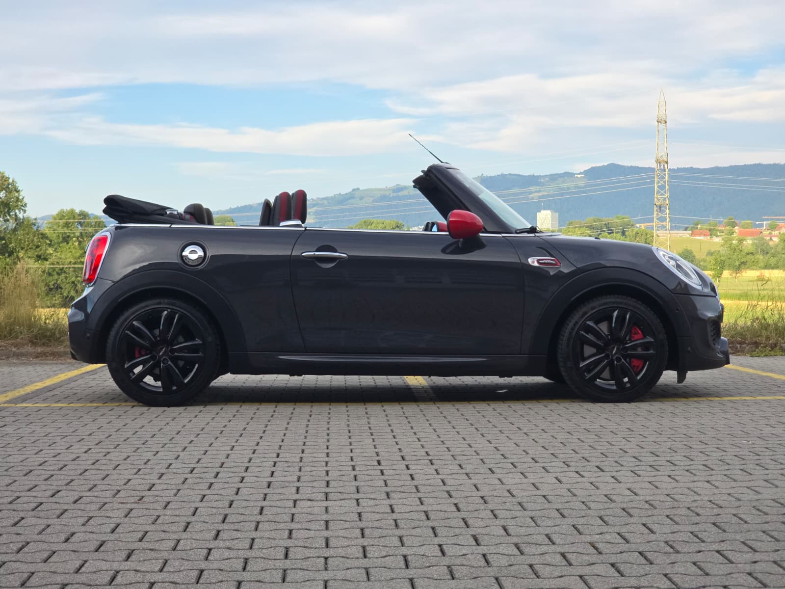 MINI Cooper John Cooper Works Cabriolet Steptronic-image-13