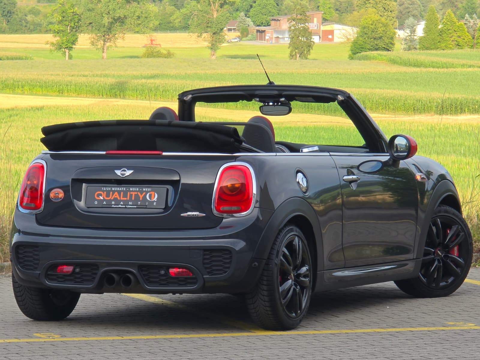 MINI Cooper John Cooper Works Cabriolet Steptronic-image-11