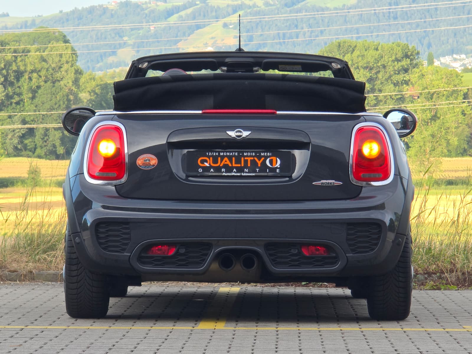 MINI Cooper John Cooper Works Cabriolet Steptronic-image-9