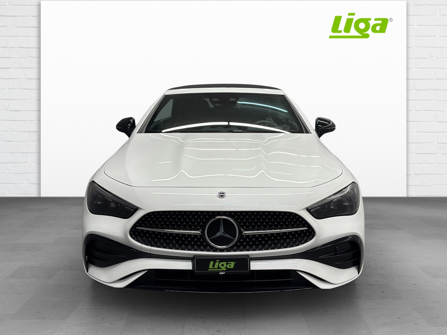 MERCEDES-BENZ CLE 200 AMG Line 4Matic-showroom-element-1