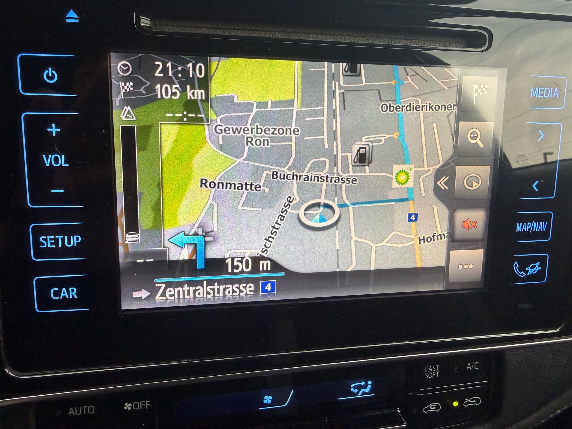 TOYOTA Auris Touring Sports 1.8 HSD Swiss Trend e-CVT-image-7