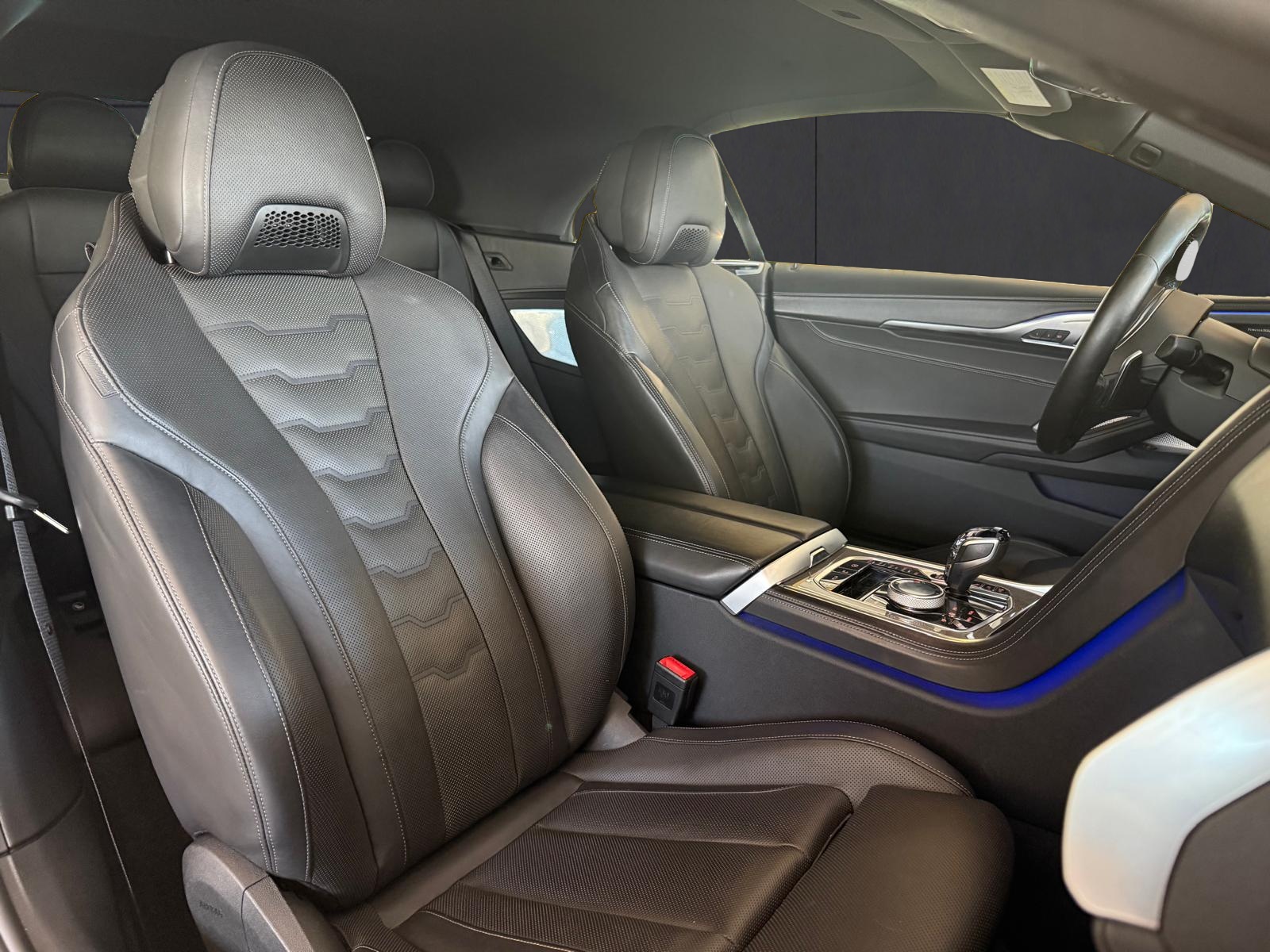 BMW M850i xDrive Steptronic-image-14