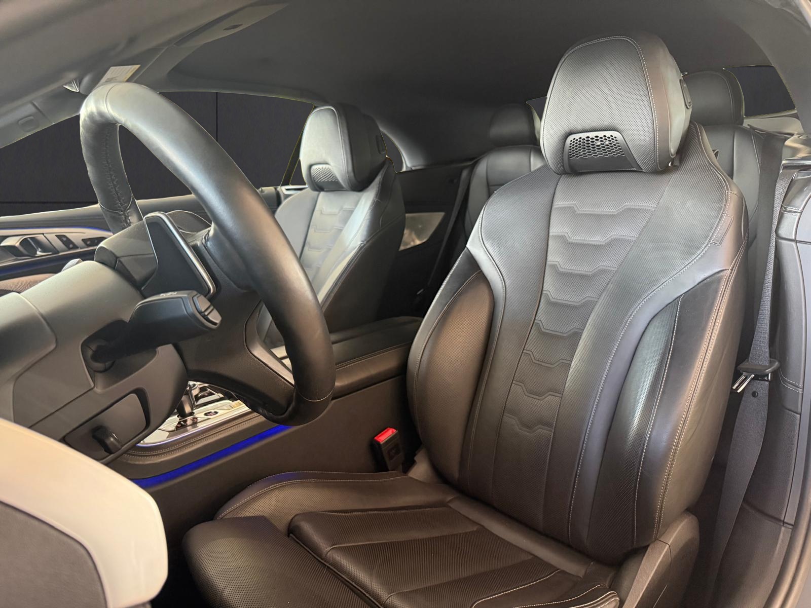 BMW M850i xDrive Steptronic-image-11