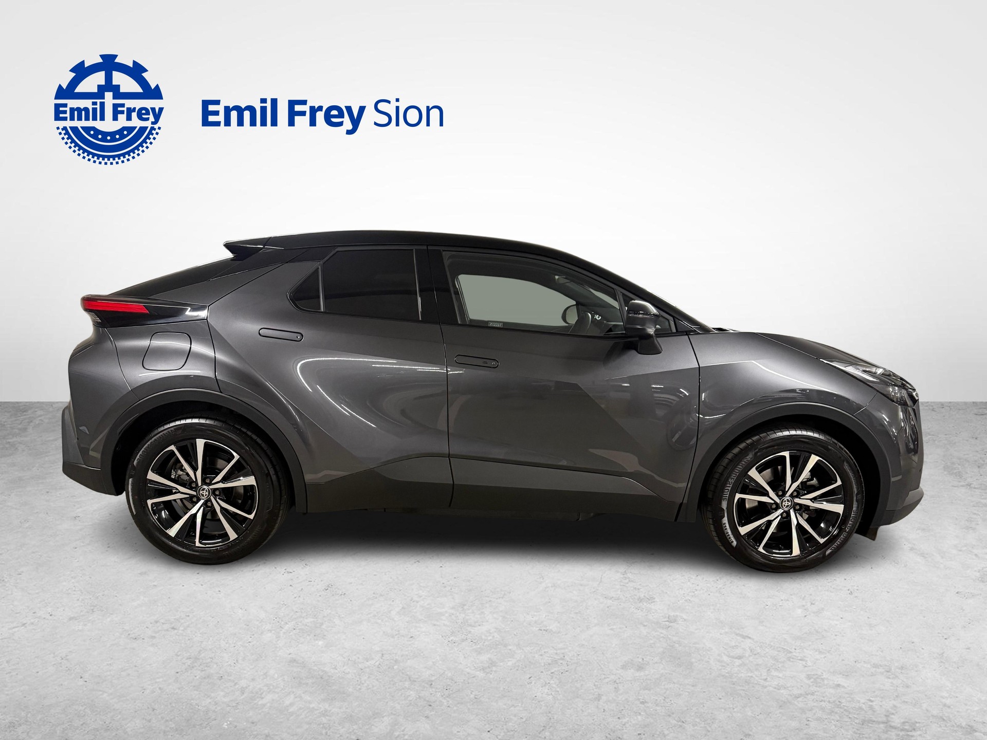 TOYOTA C-HR 2.0 PHEV Swiss Edition-image-6