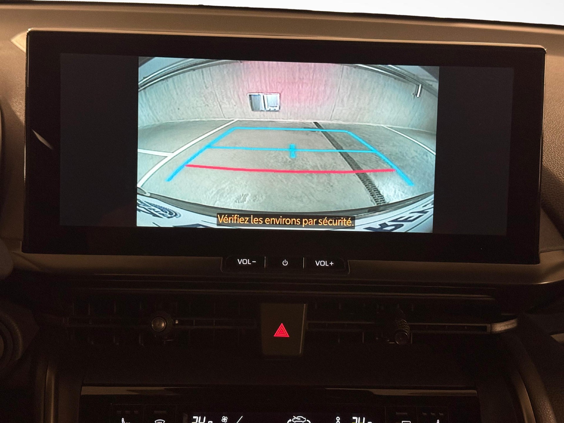 TOYOTA C-HR 2.0 PHEV Swiss Edition-image-17