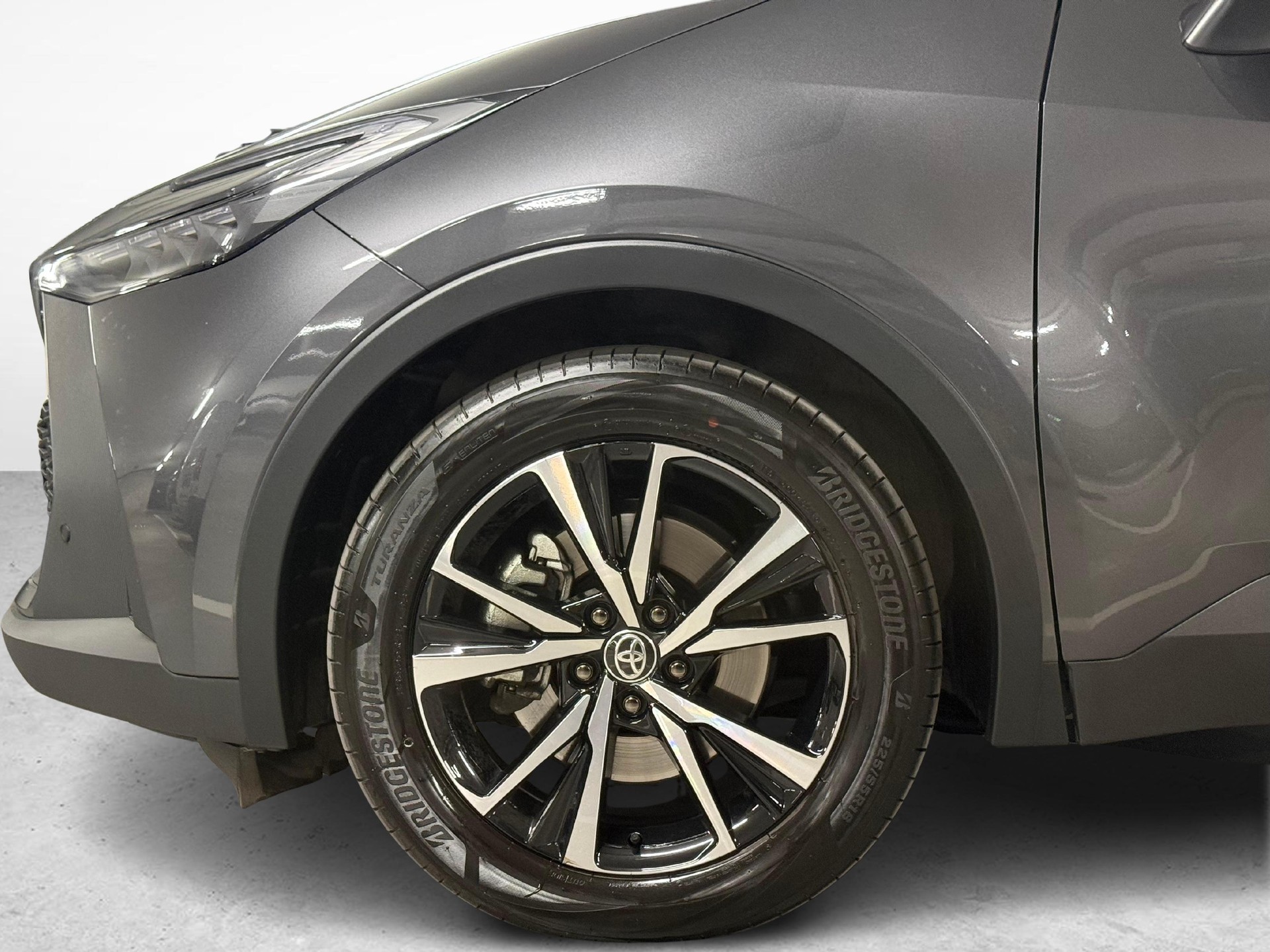 TOYOTA C-HR 2.0 PHEV Swiss Edition-image-9