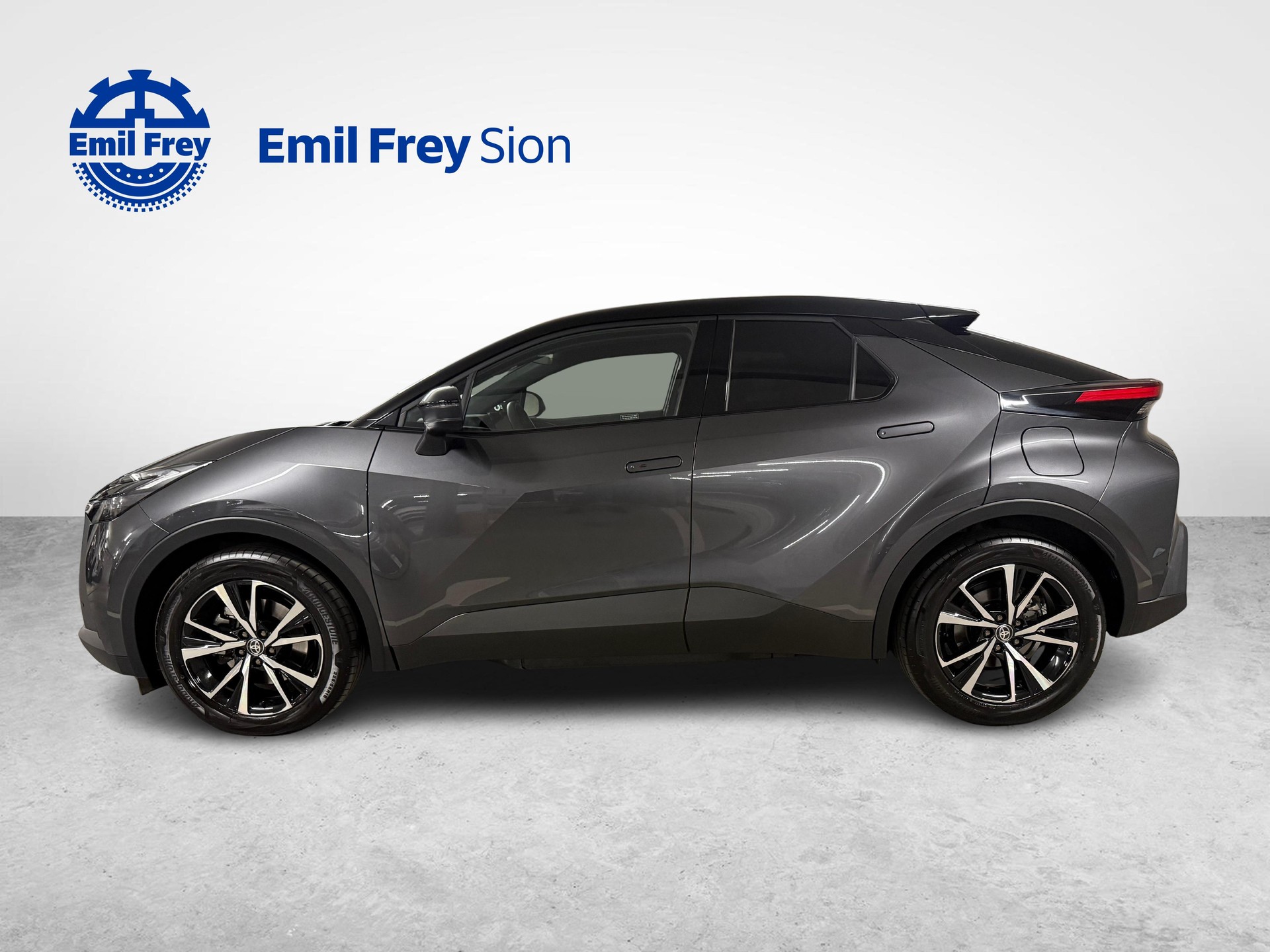TOYOTA C-HR 2.0 PHEV Swiss Edition-image-5