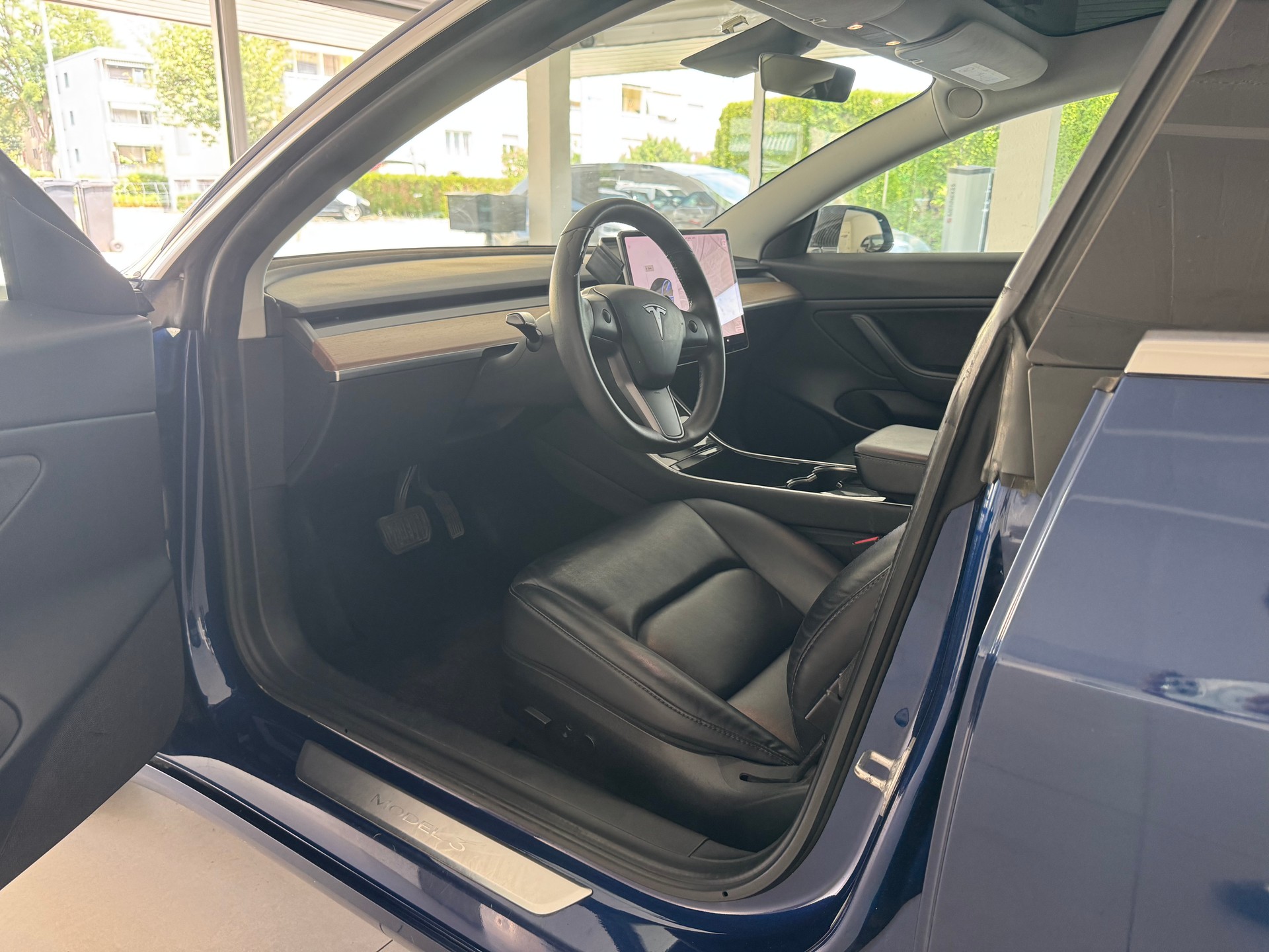TESLA Model 3 Long Range Dual Motor AWD-image-9