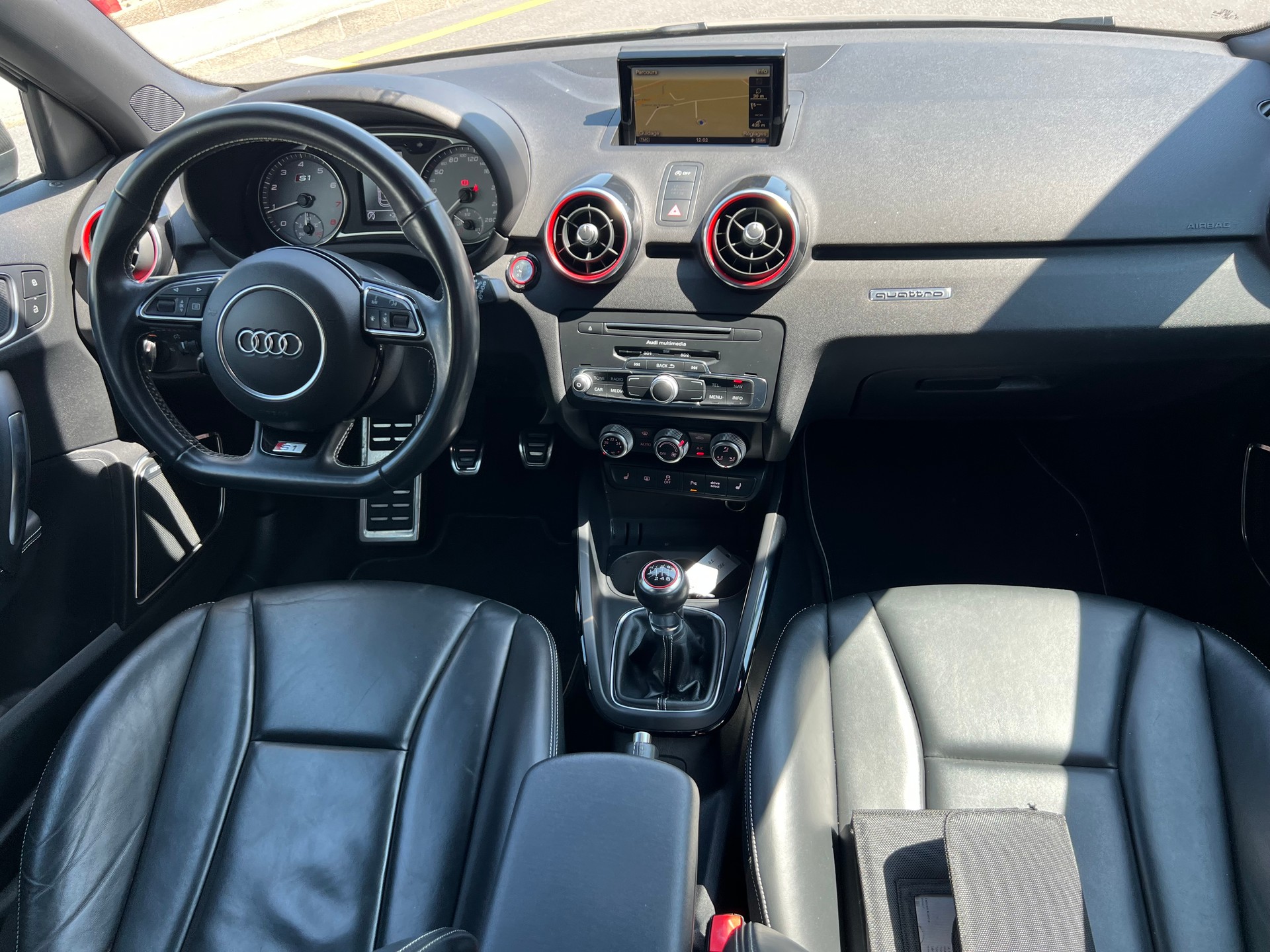 AUDI S1 Sportback 2.0 TFSI Sport quattro-image-9