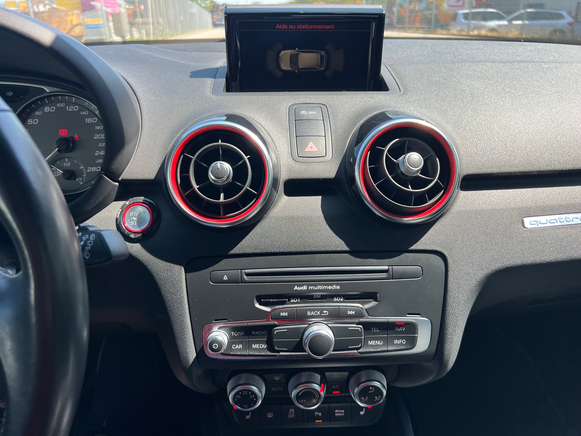 AUDI S1 Sportback 2.0 TFSI Sport quattro-image-12