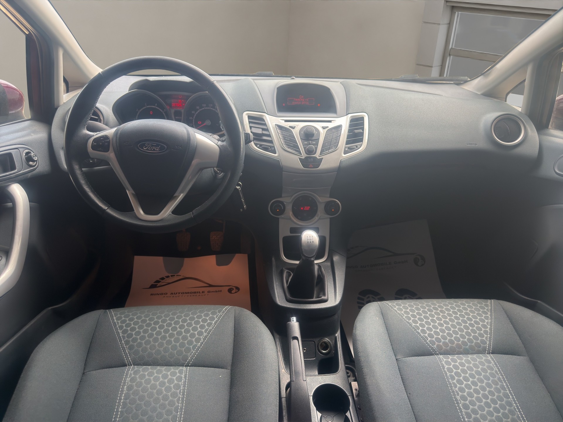 FORD Fiesta 1.4 16V Colourline-image-11