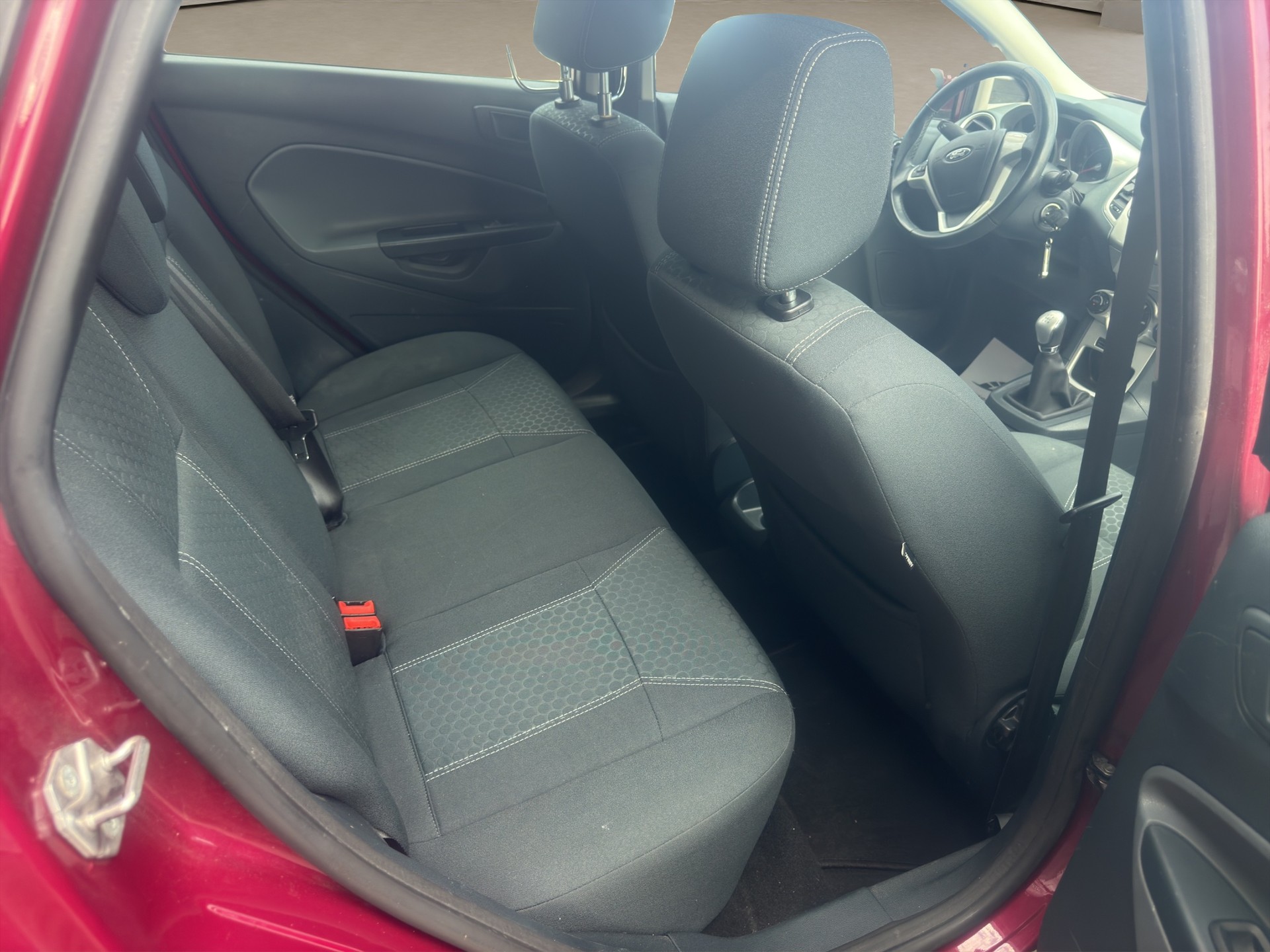 FORD Fiesta 1.4 16V Colourline-image-10