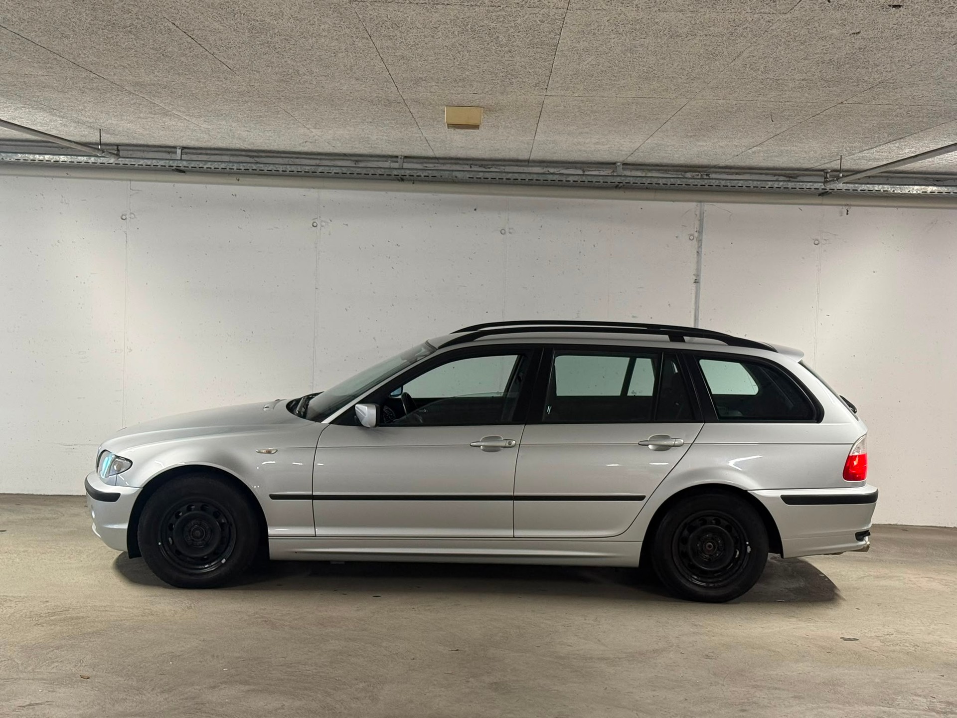 BMW 318i Touring Automatik // MFK NEU-showroom-element-2
