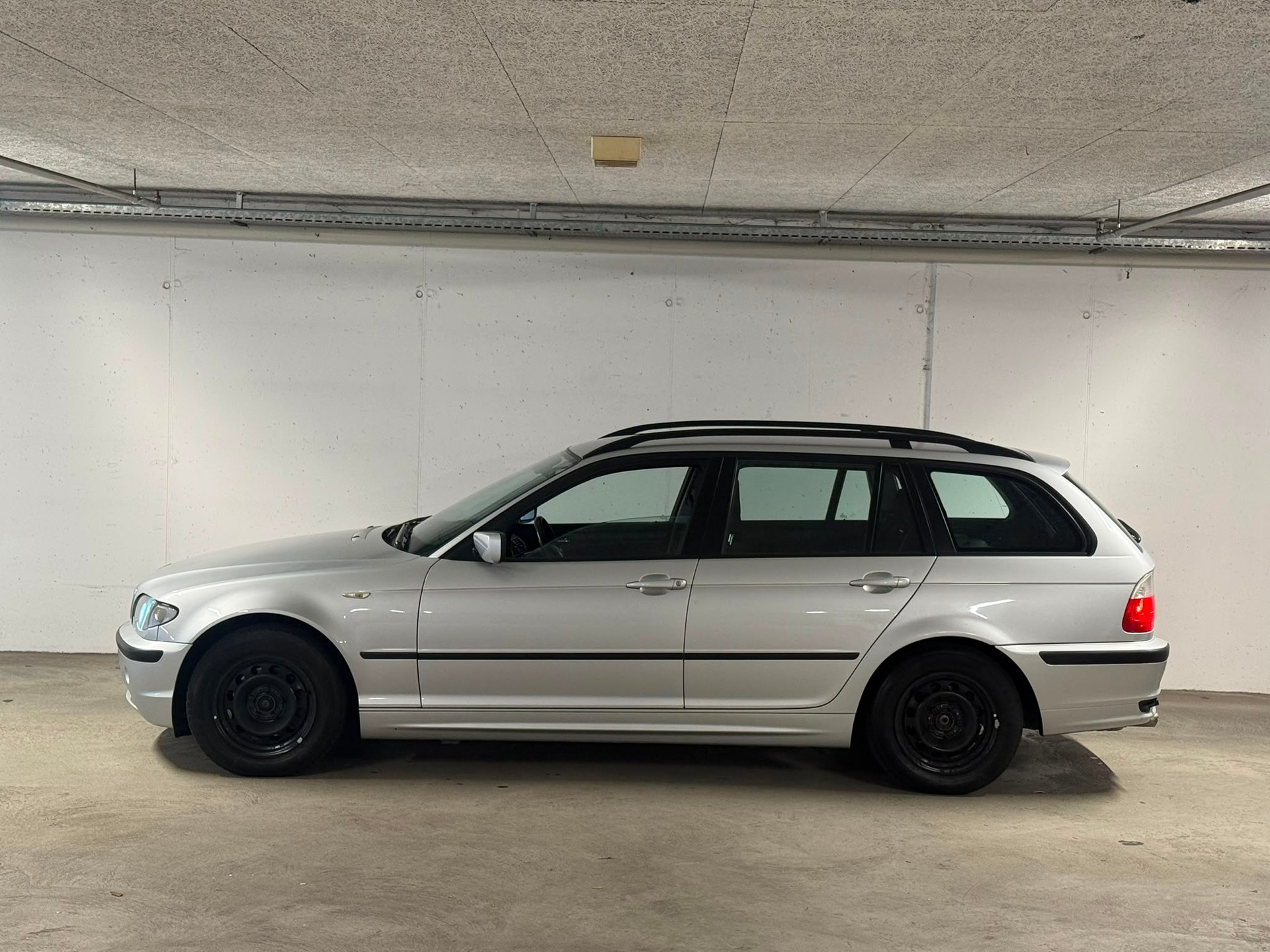 BMW 318i Touring Automatik // MFK NEU-showroom-element-1