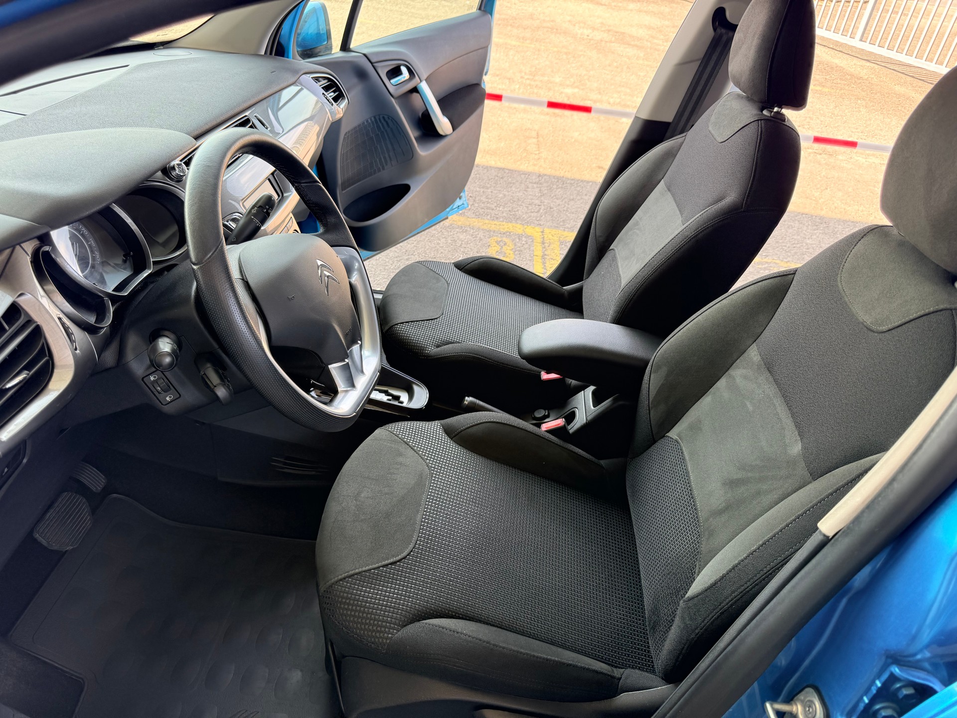 CITROEN C3 1.6i 16V Exclusive Automatic-image-14