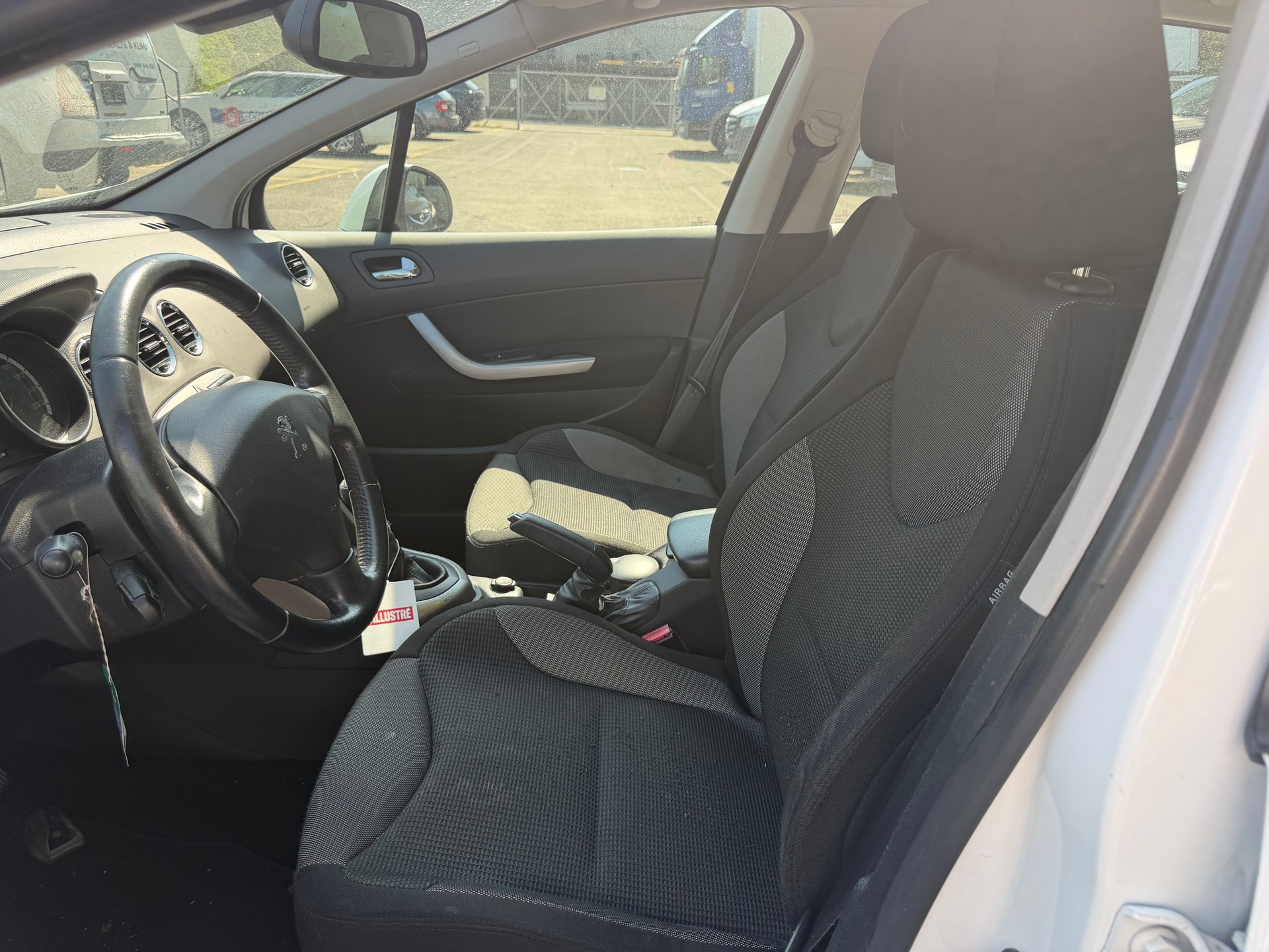 PEUGEOT 308 1.6 16V VTI Active-image-5