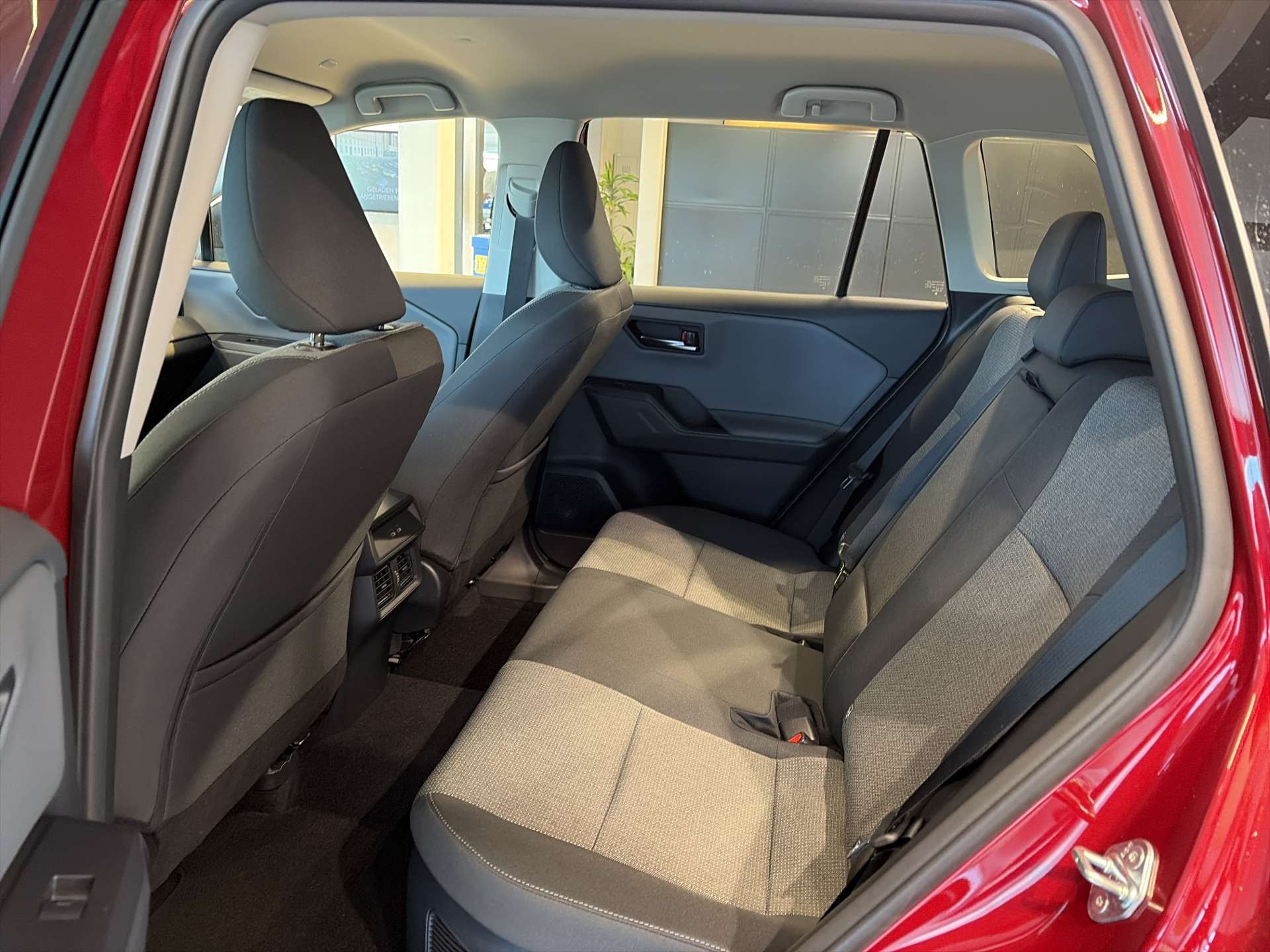 TOYOTA RAV-4 2.5 HSD Trend e-CVT AWD NEUES MODELL Automat-image-6