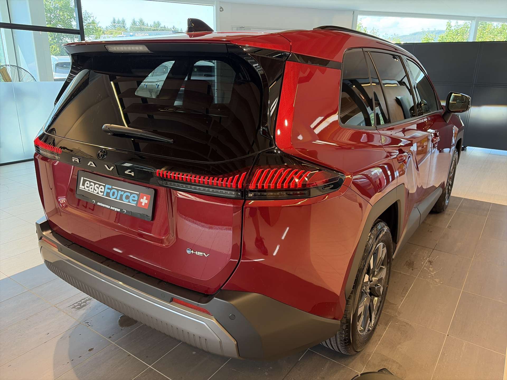 TOYOTA RAV-4 2.5 HSD Trend e-CVT AWD NEUES MODELL Automat-showroom-element-2