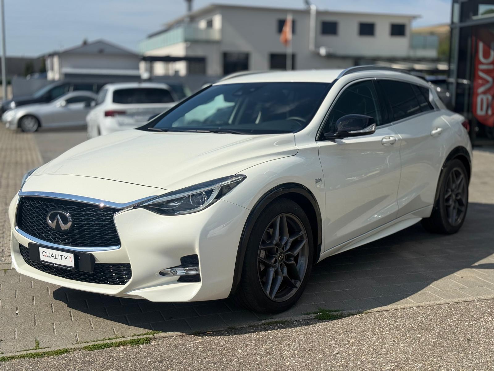 INFINITI Q30 2.0t Sport AWD DCT
