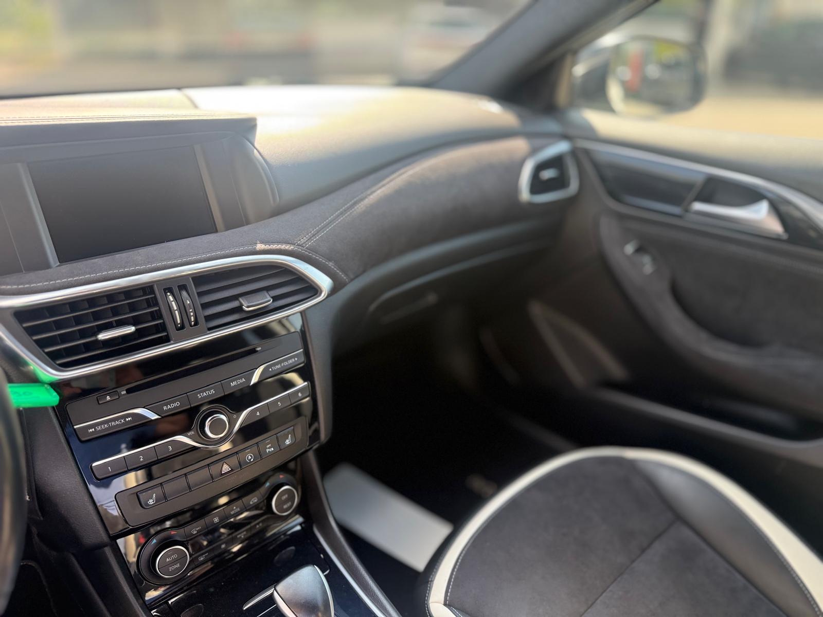 INFINITI Q30 2.0t Sport AWD DCT-image-13