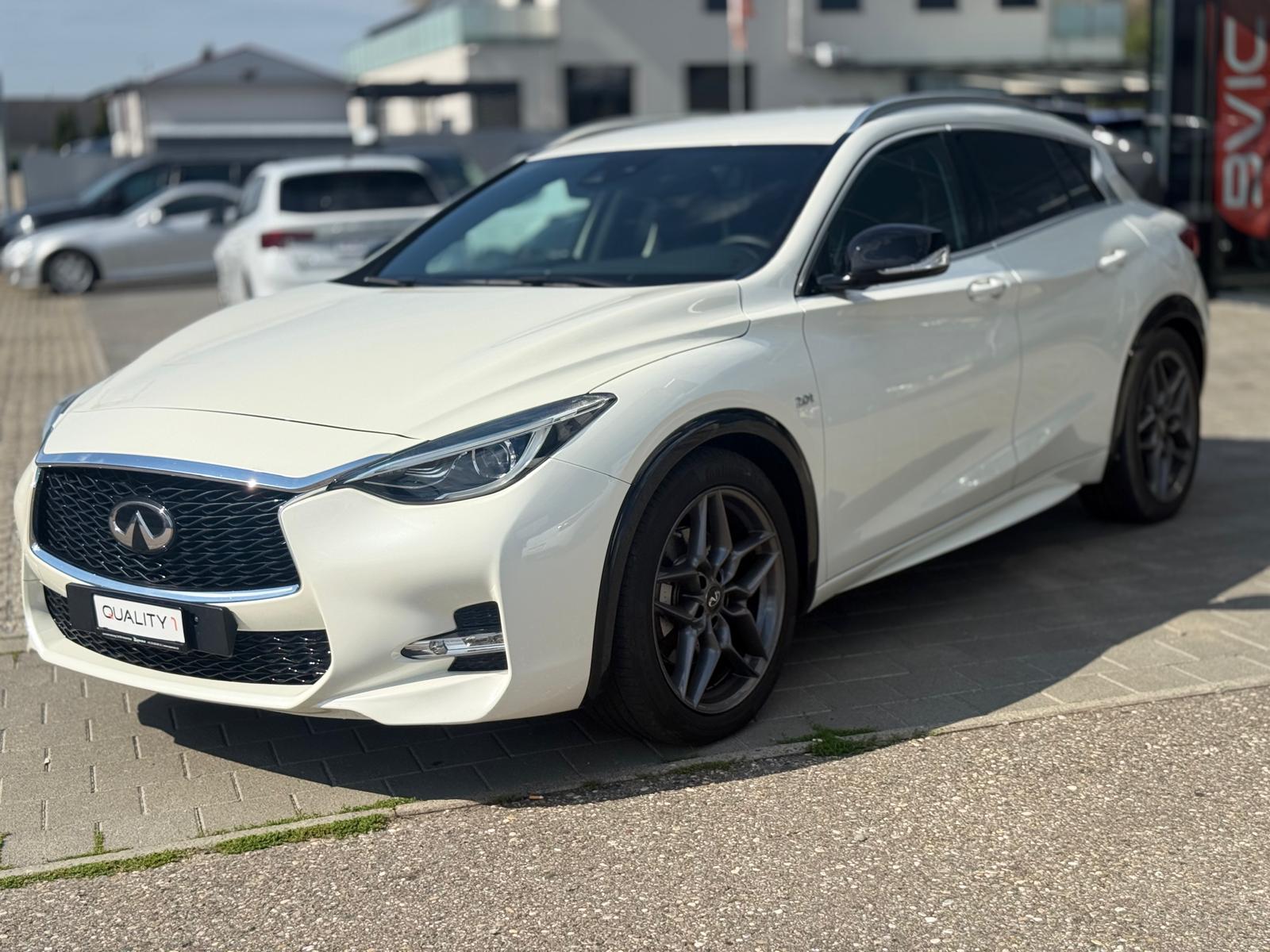 INFINITI Q30 2.0t Sport AWD DCT-showroom-element-1