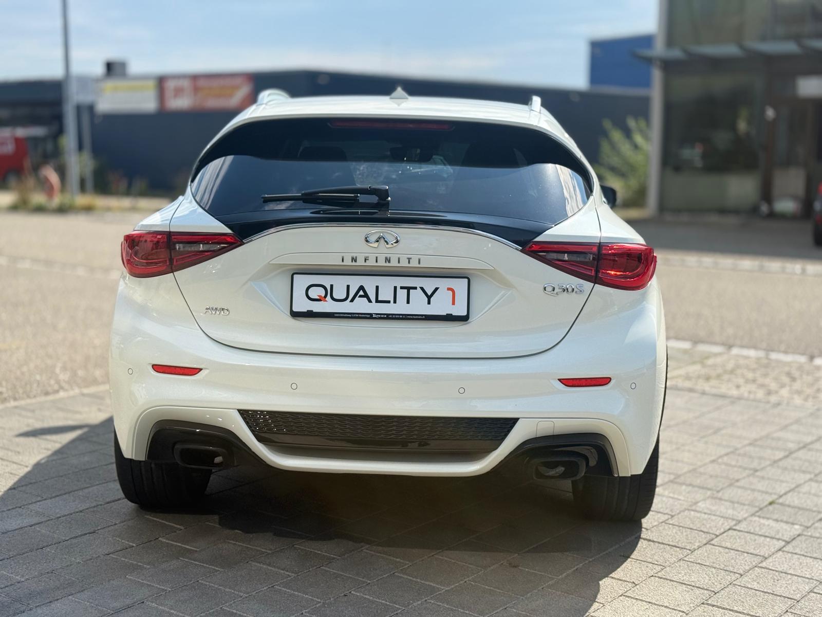 INFINITI Q30 2.0t Sport AWD DCT-image-5