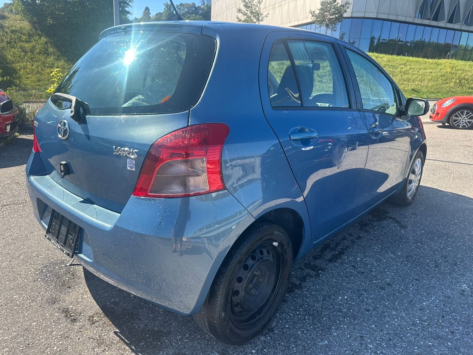 TOYOTA Yaris 1.3 City-image-4