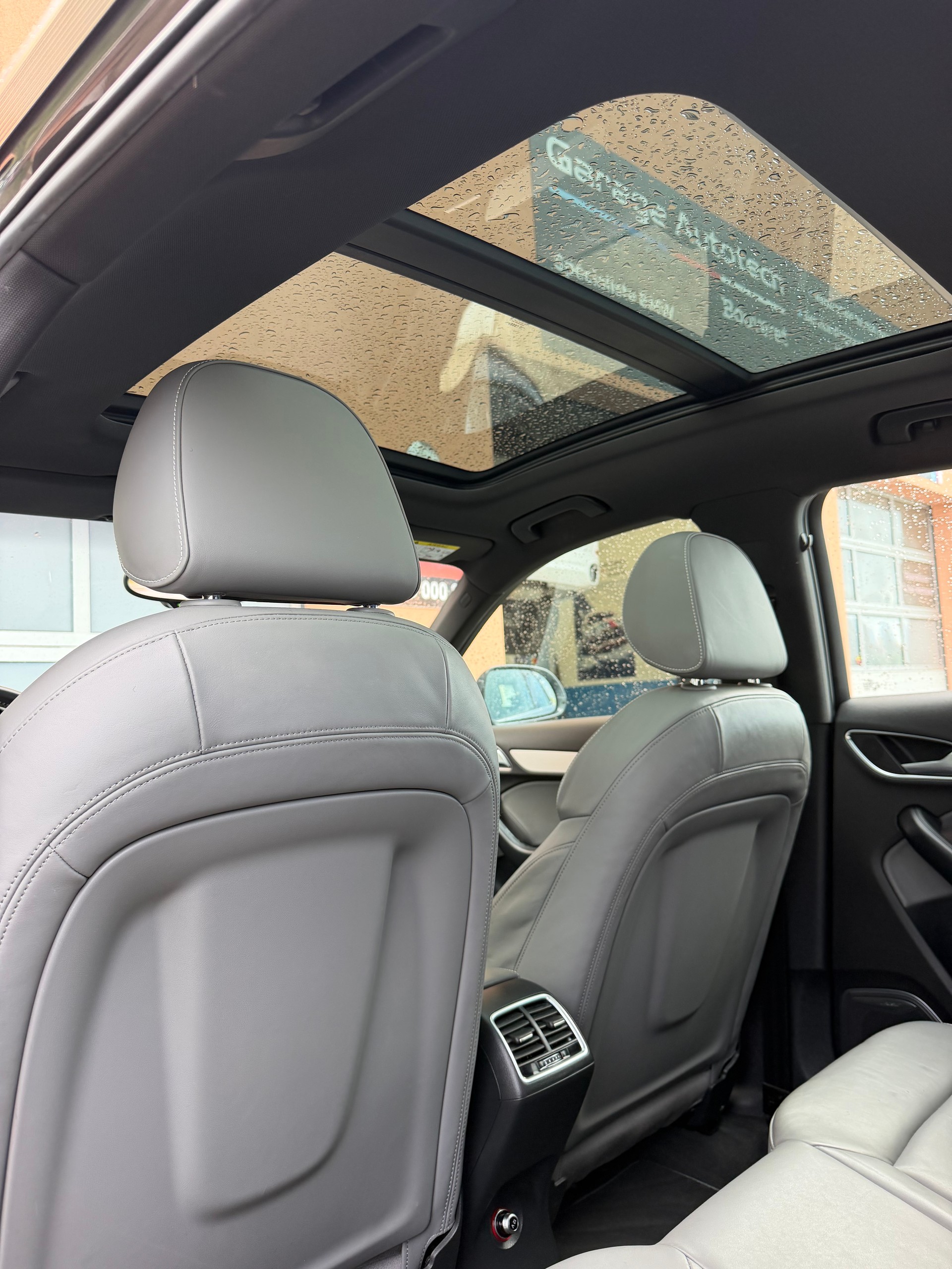 AUDI Q3 2.0 TFSI S-Line quattro S-tronic-image-14