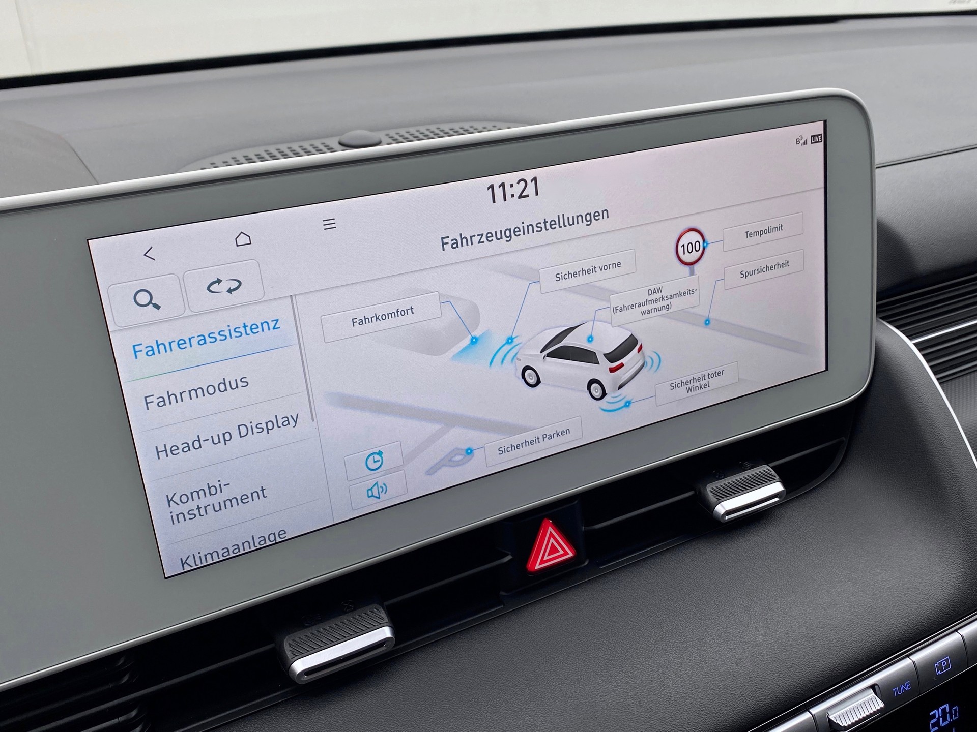 HYUNDAI Ioniq 5 77kWh*Swiss*Amplia*4WD*Wärmepumpe*-image-16