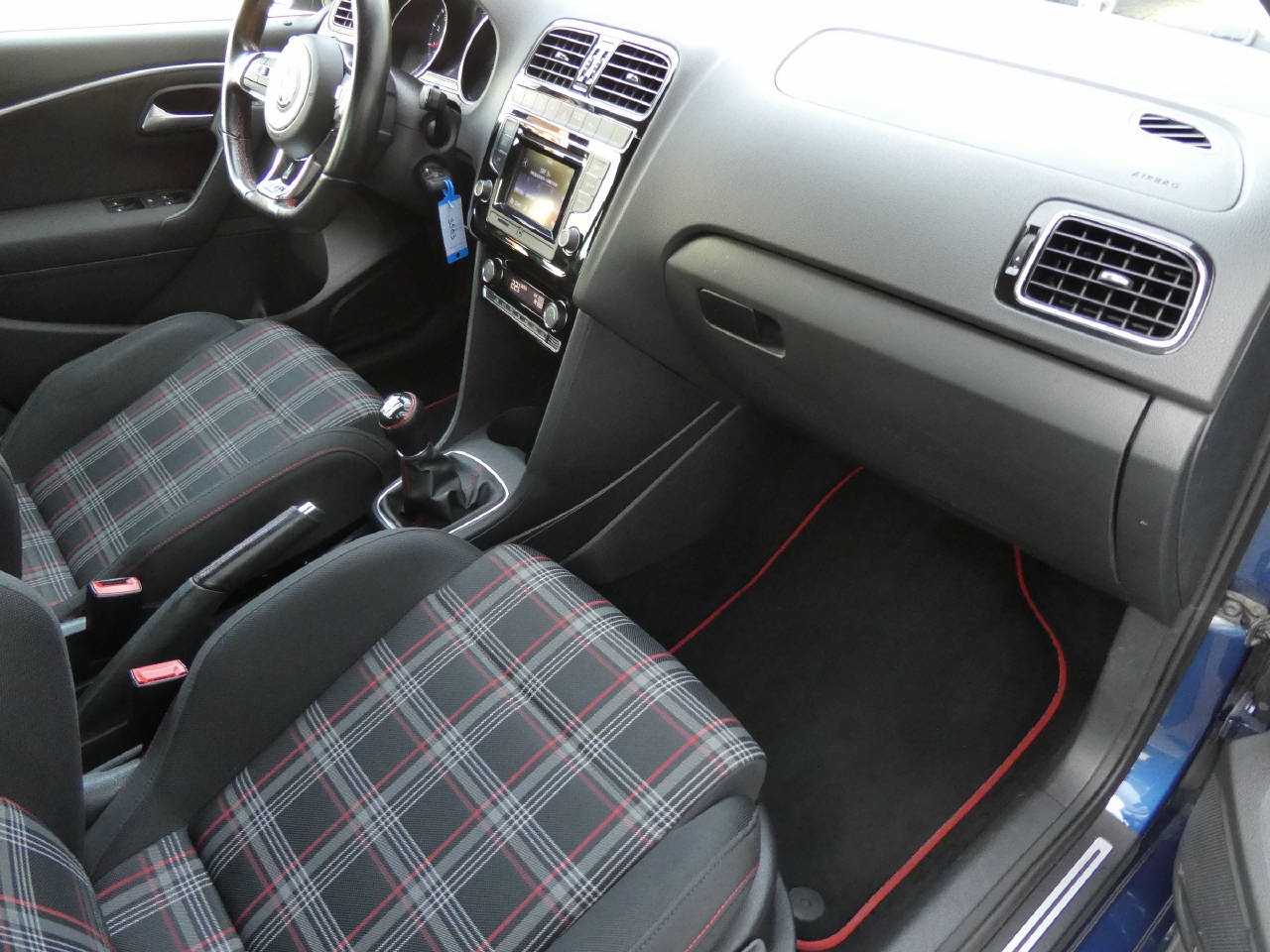 VW Polo 1.8 TSI GTI-image-9