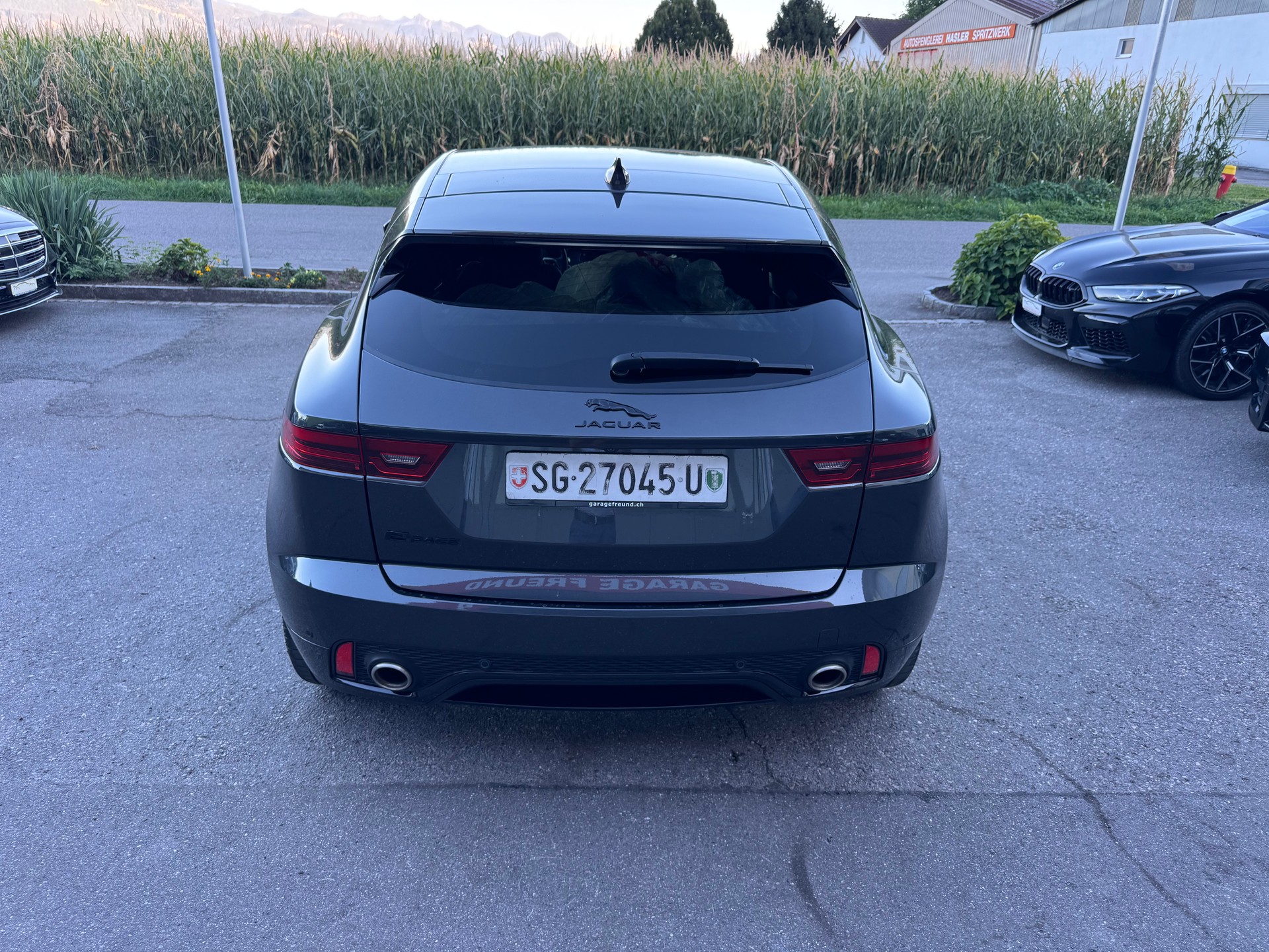 JAGUAR E-Pace 2.0 P200 R-Dynamic AWD Black-image-11