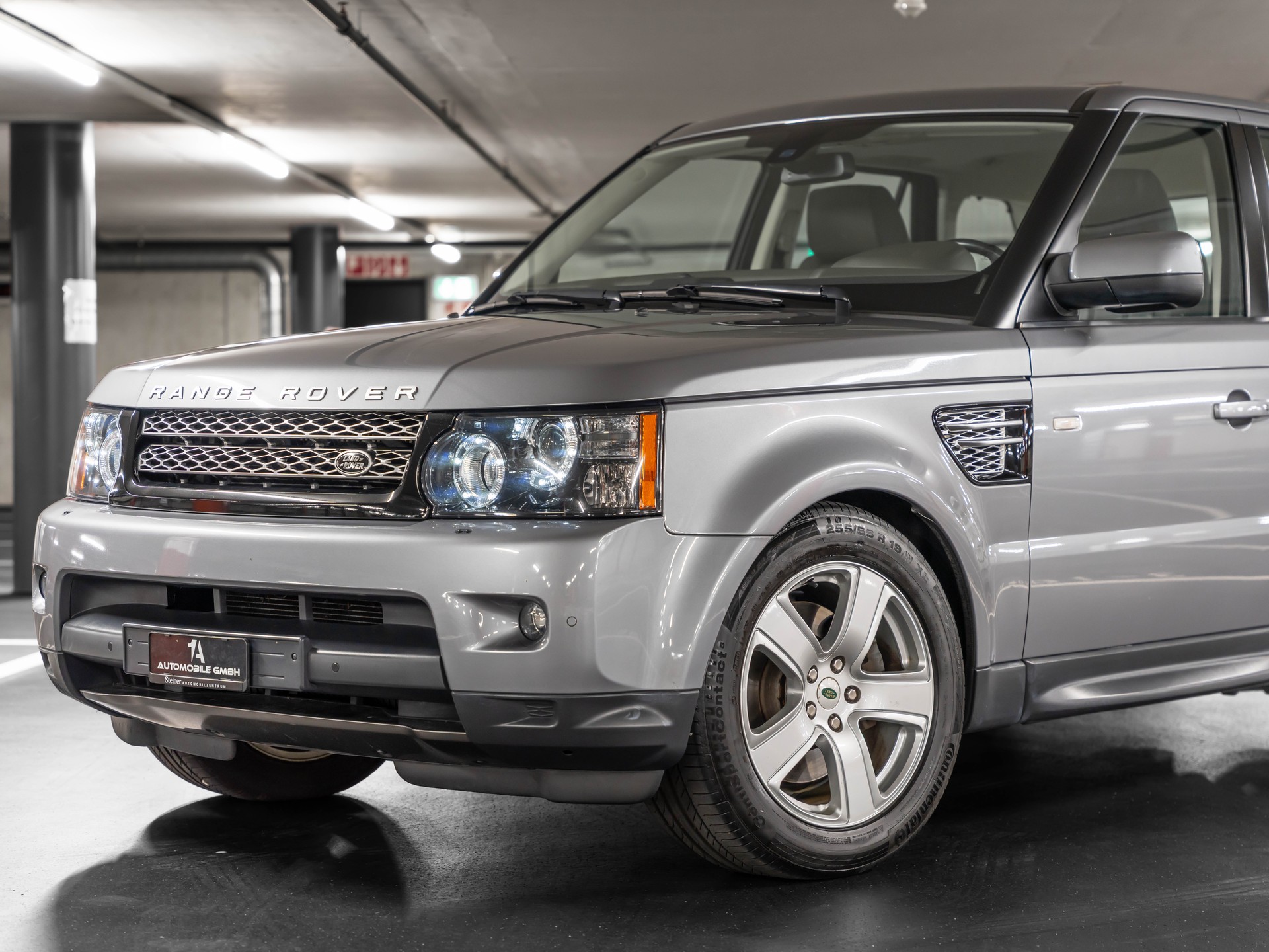 LAND ROVER Range Rover Sport 3.0 TDV6 HSE Automatic-showroom-element-1