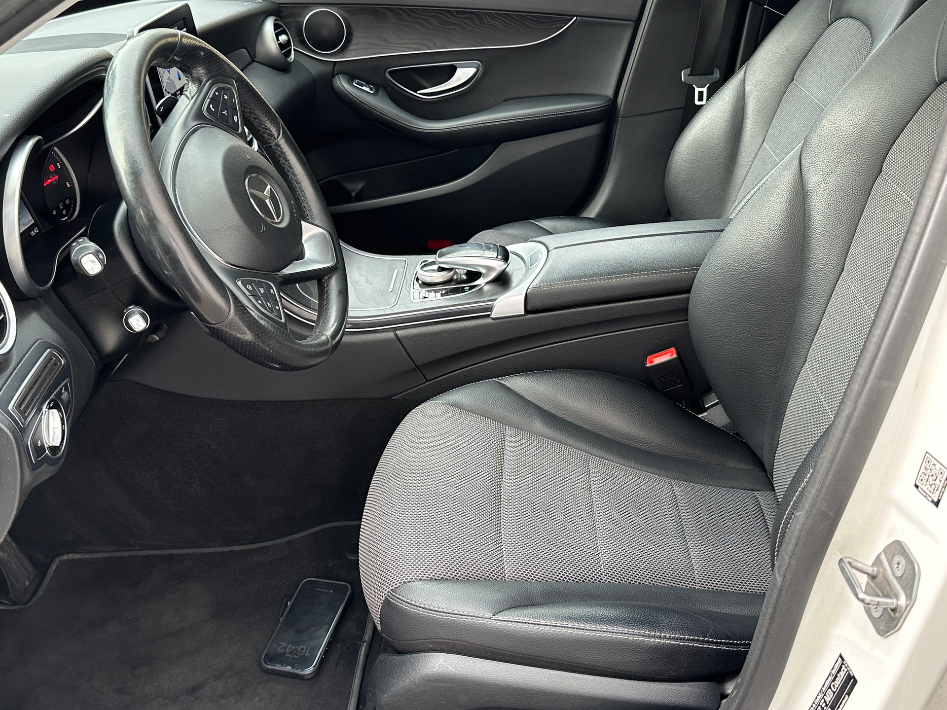 MERCEDES-BENZ C 220 d Avantgarde 4Matic 7G-Tronic-image-5