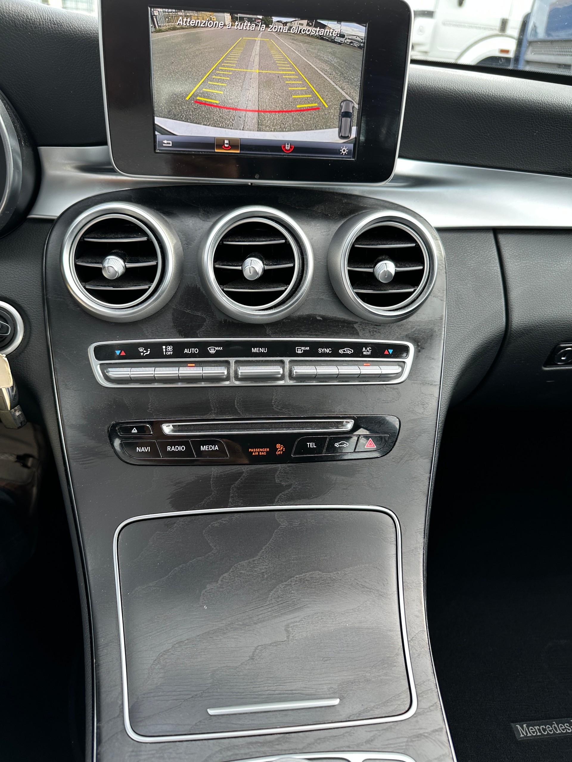 MERCEDES-BENZ C 220 d Avantgarde 4Matic 7G-Tronic-image-10