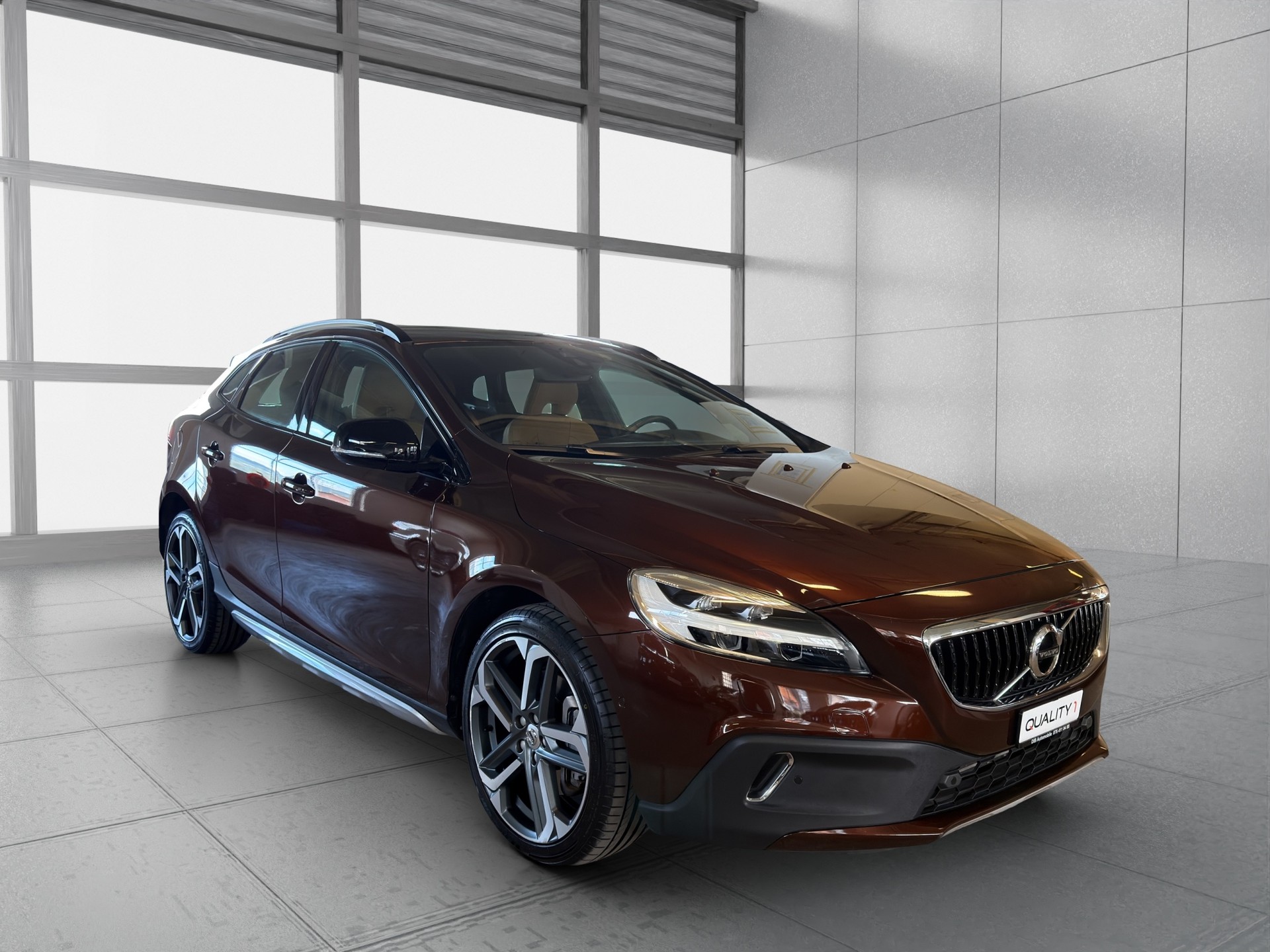 VOLVO V40 Cross Country T4 AWD Lyx Geartronic*TOP ZUSTAND*NUR 39000 KM*NAVIGATION*RÜCKFAHRKAMERA*-showroom-element-2