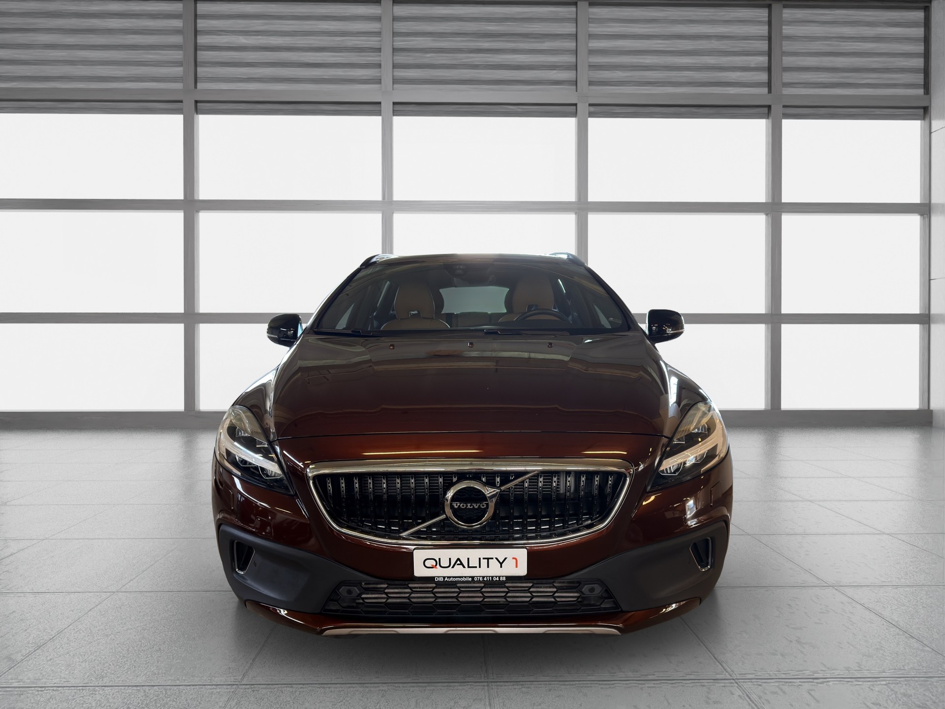 VOLVO V40 Cross Country T4 AWD Lyx Geartronic*TOP ZUSTAND*NUR 39000 KM*NAVIGATION*RÜCKFAHRKAMERA*-showroom-element-1