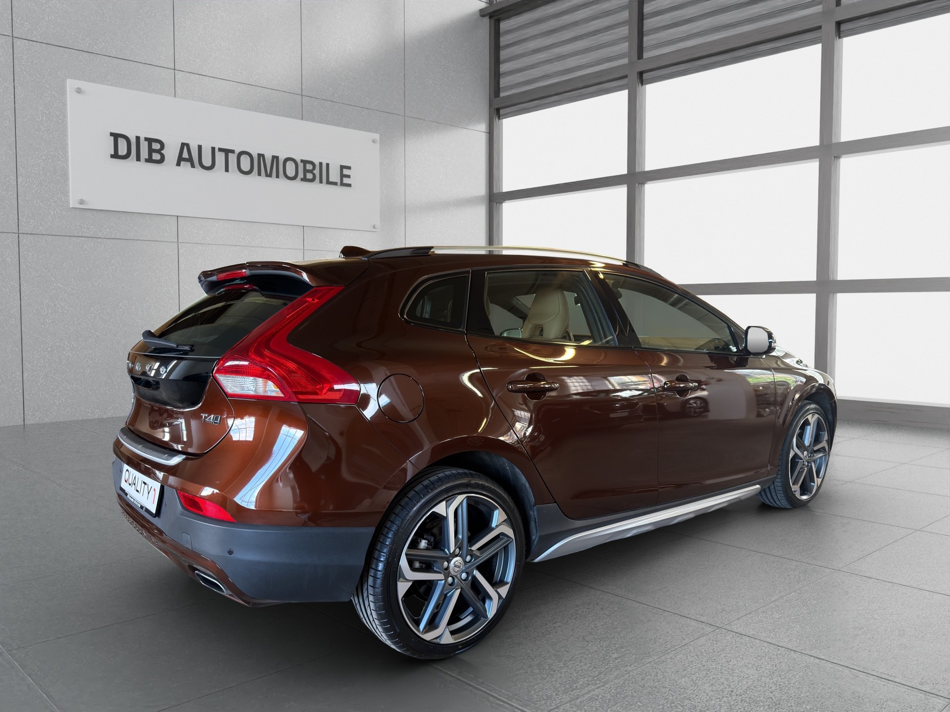VOLVO V40 Cross Country T4 AWD Lyx Geartronic*TOP ZUSTAND*NUR 39000 KM*NAVIGATION*RÜCKFAHRKAMERA*-showroom-element-3