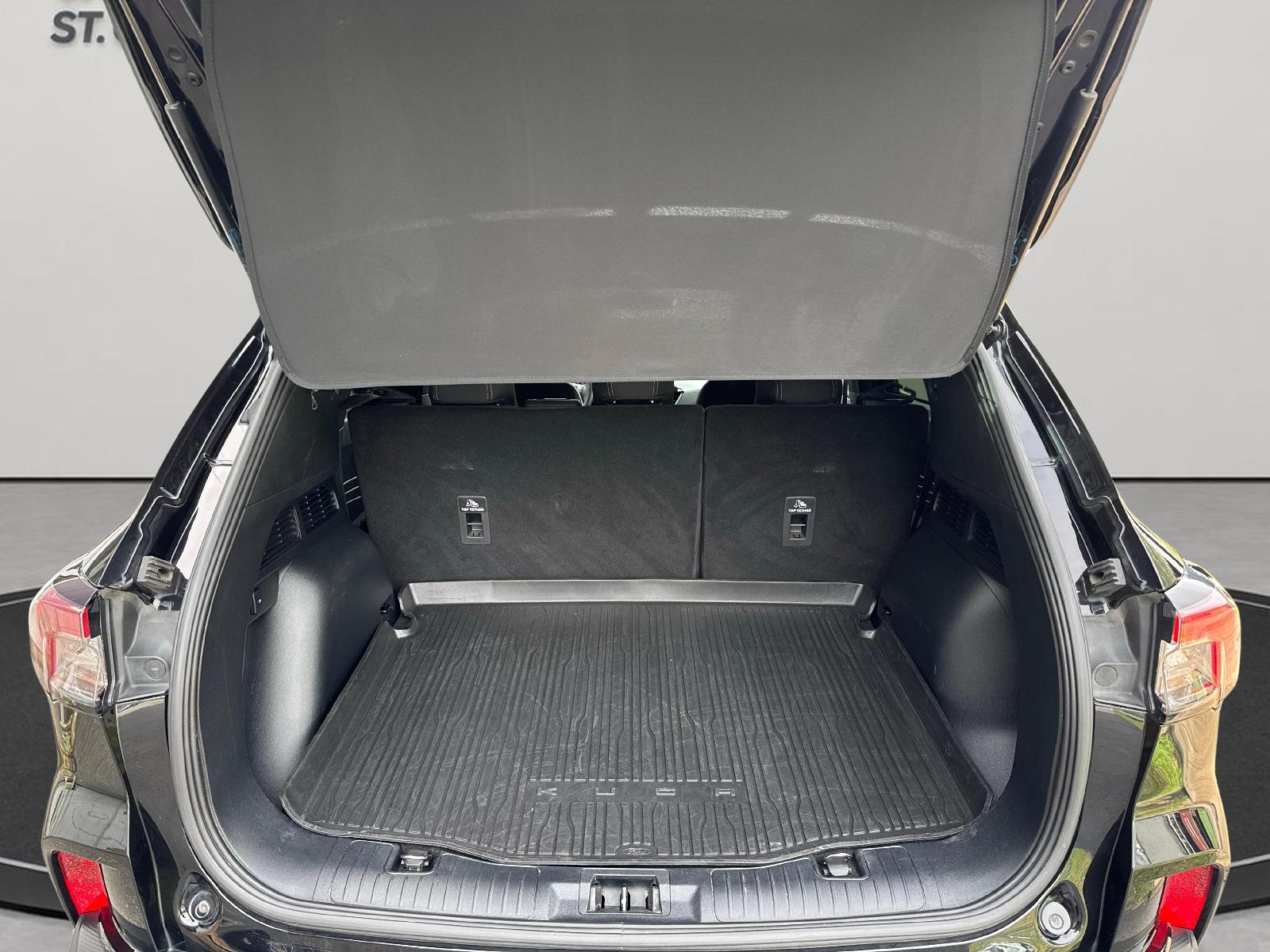 FORD Kuga 2.5 Hybrid Cool & Connect 4x4-image-19