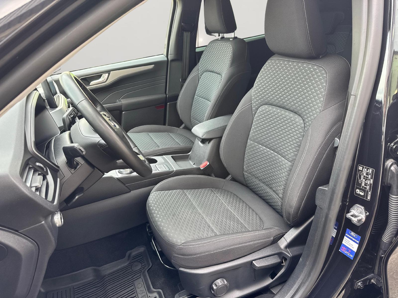 FORD Kuga 2.5 Hybrid Cool & Connect 4x4-image-18
