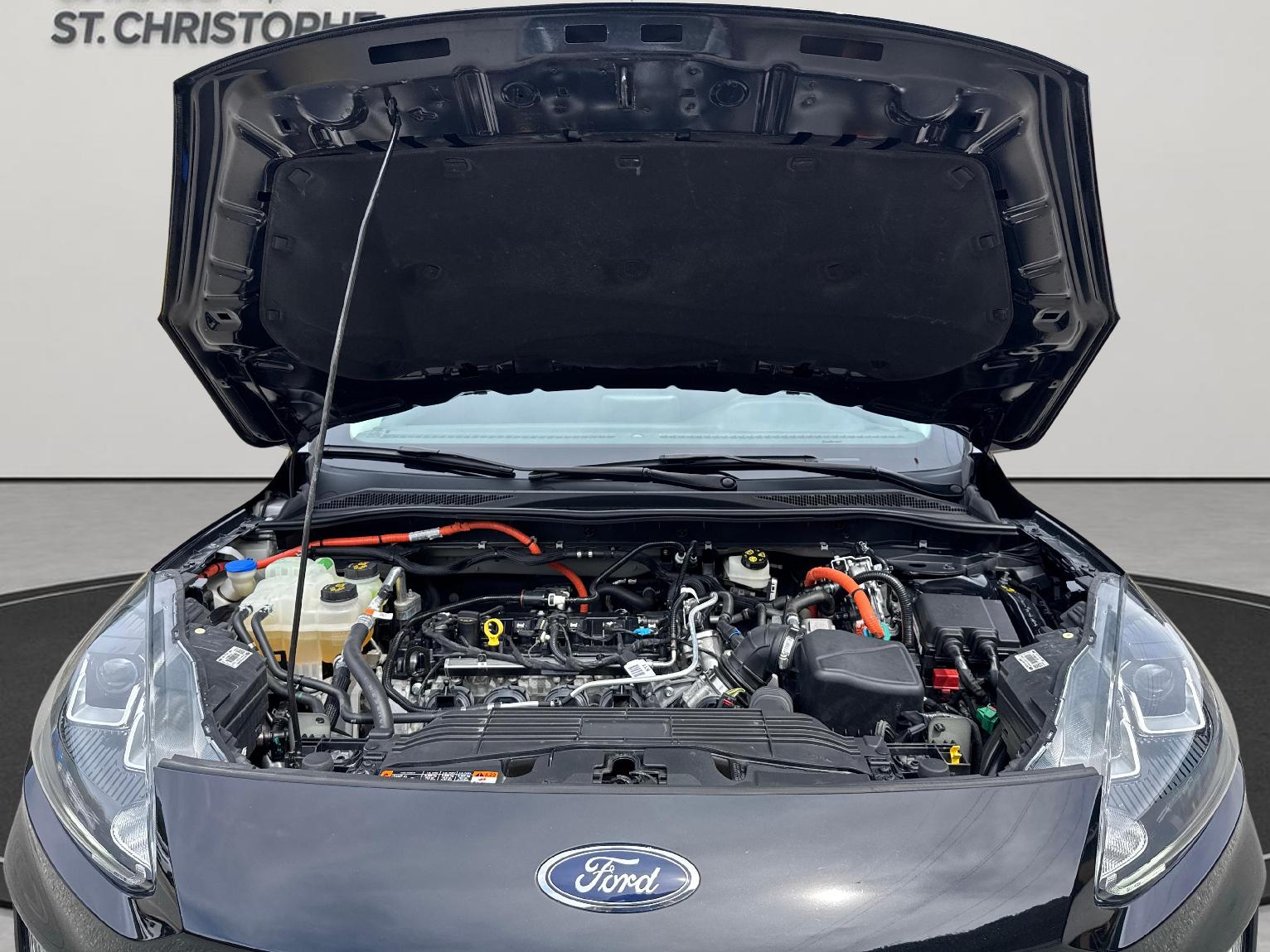 FORD Kuga 2.5 Hybrid Cool & Connect 4x4-image-9